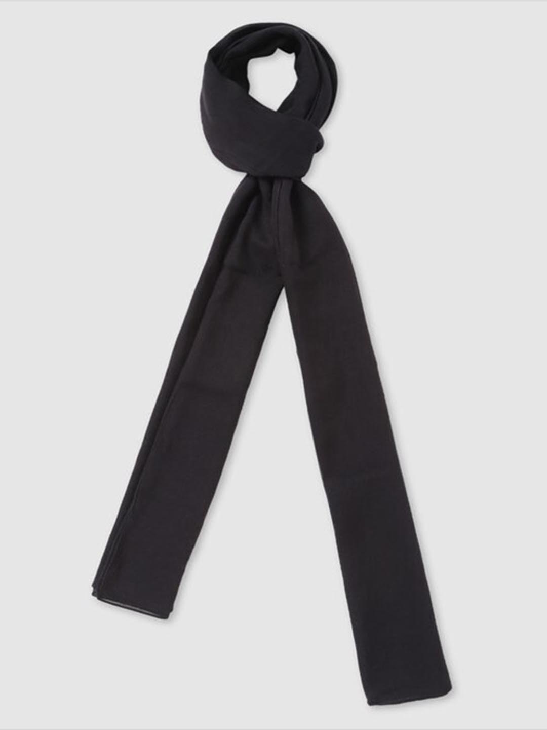 

Aila Solid Scarf, Black