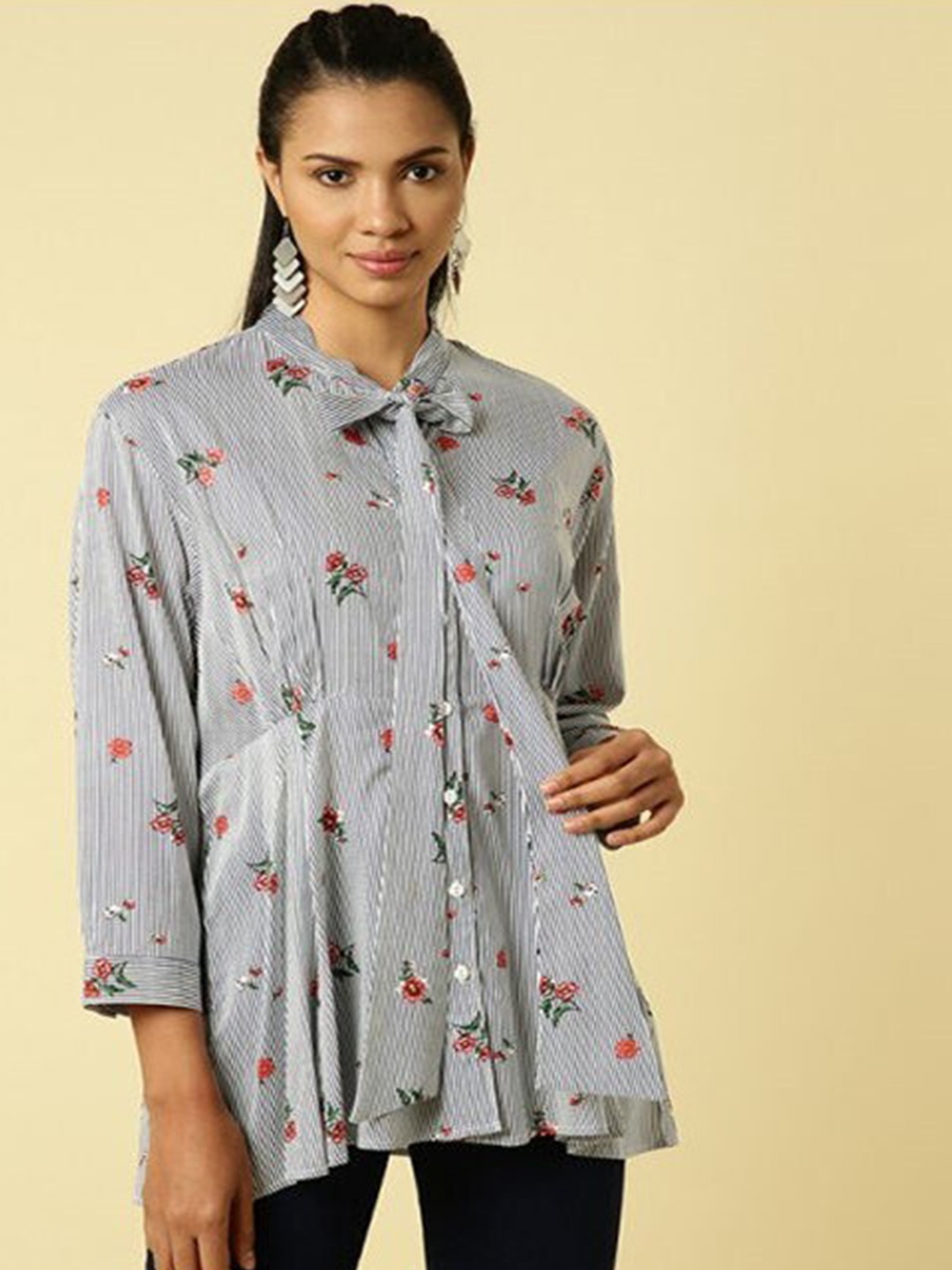 

Aila Floral Printed Tie-Up Neck Cotton Top, Blue