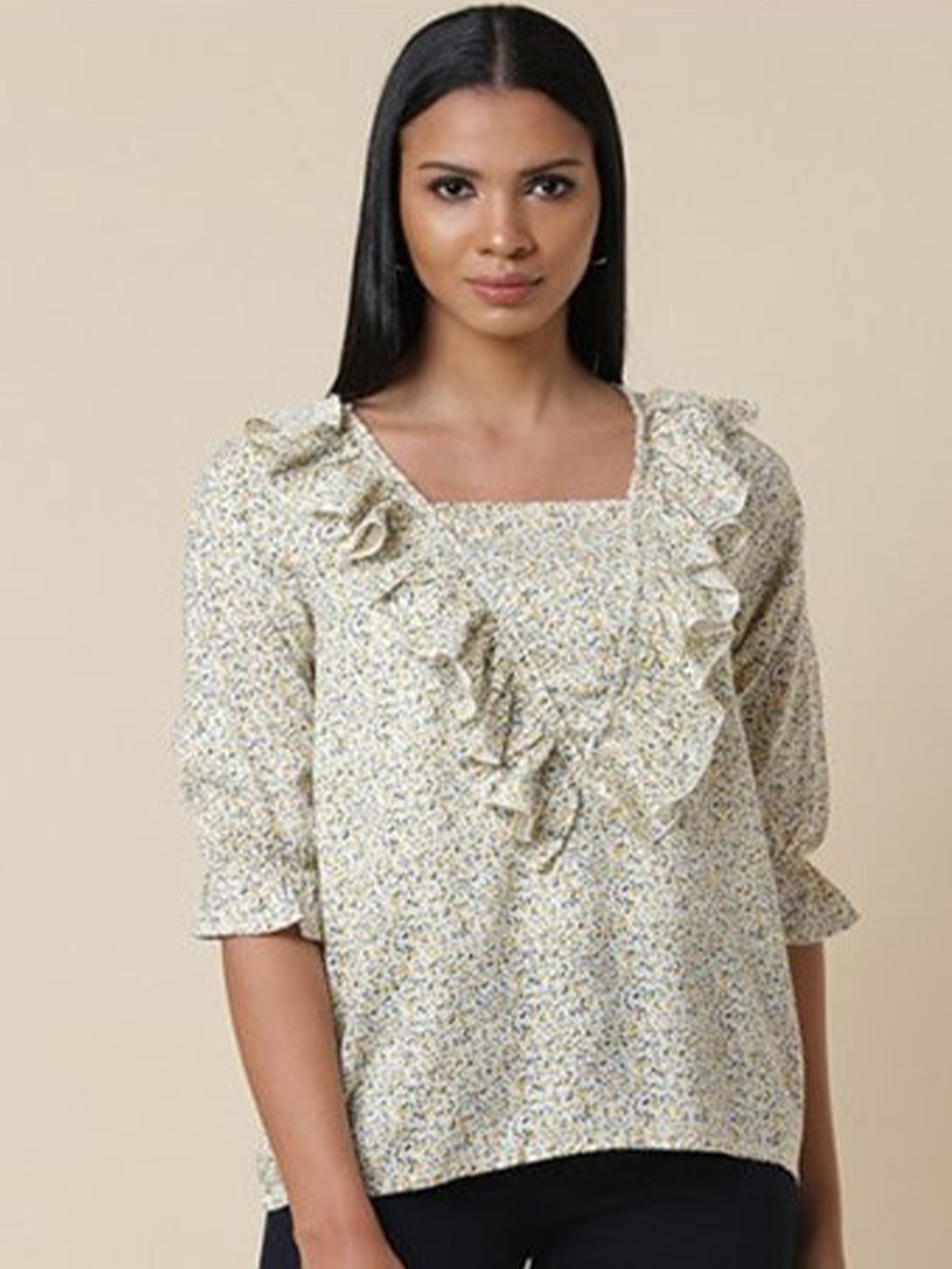 

Aila Floral Printed Square Neck Cuffed Sleeves Ruffles Top, White