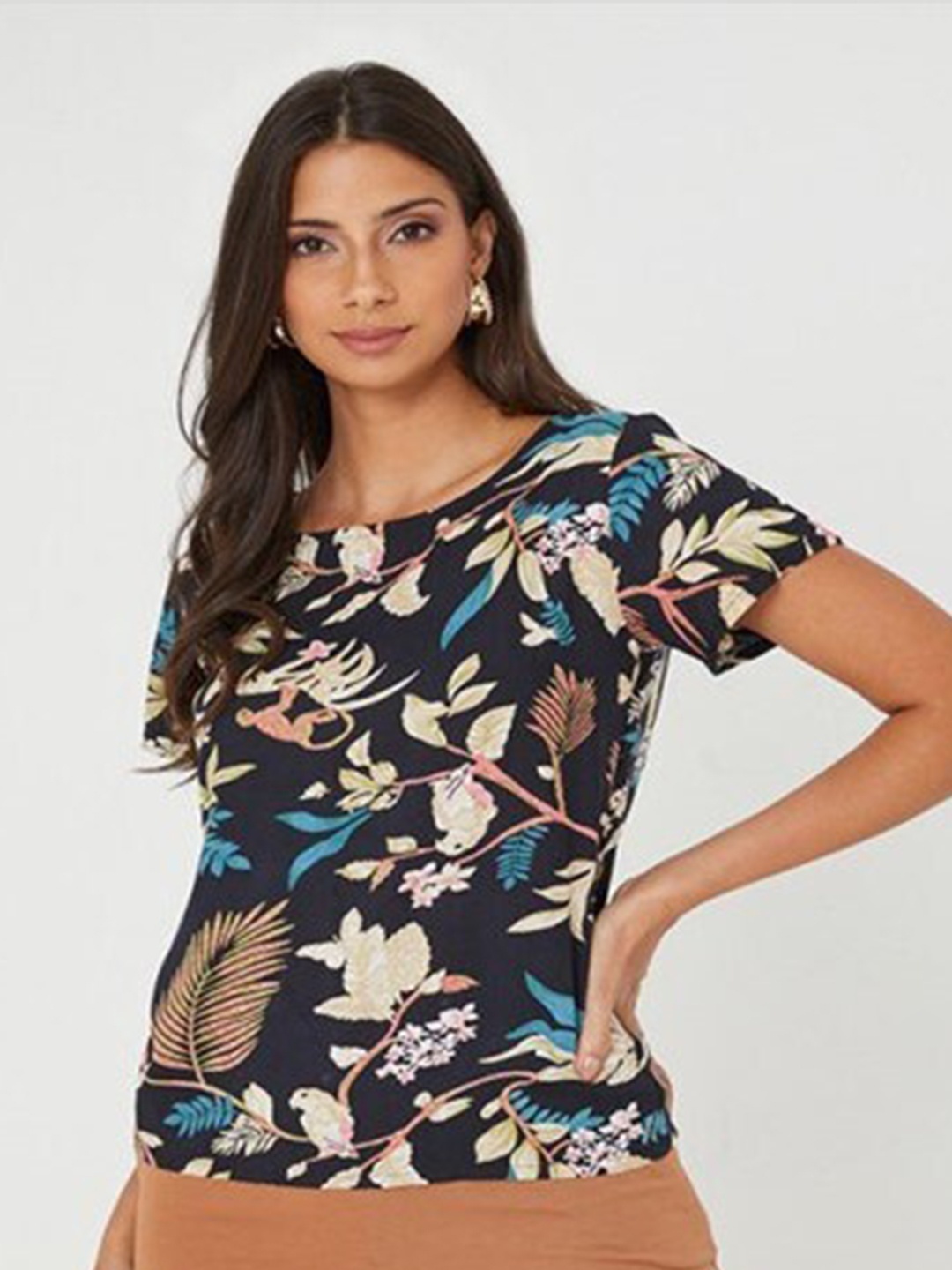 

Aila Floral Printed Cotton Top, Black