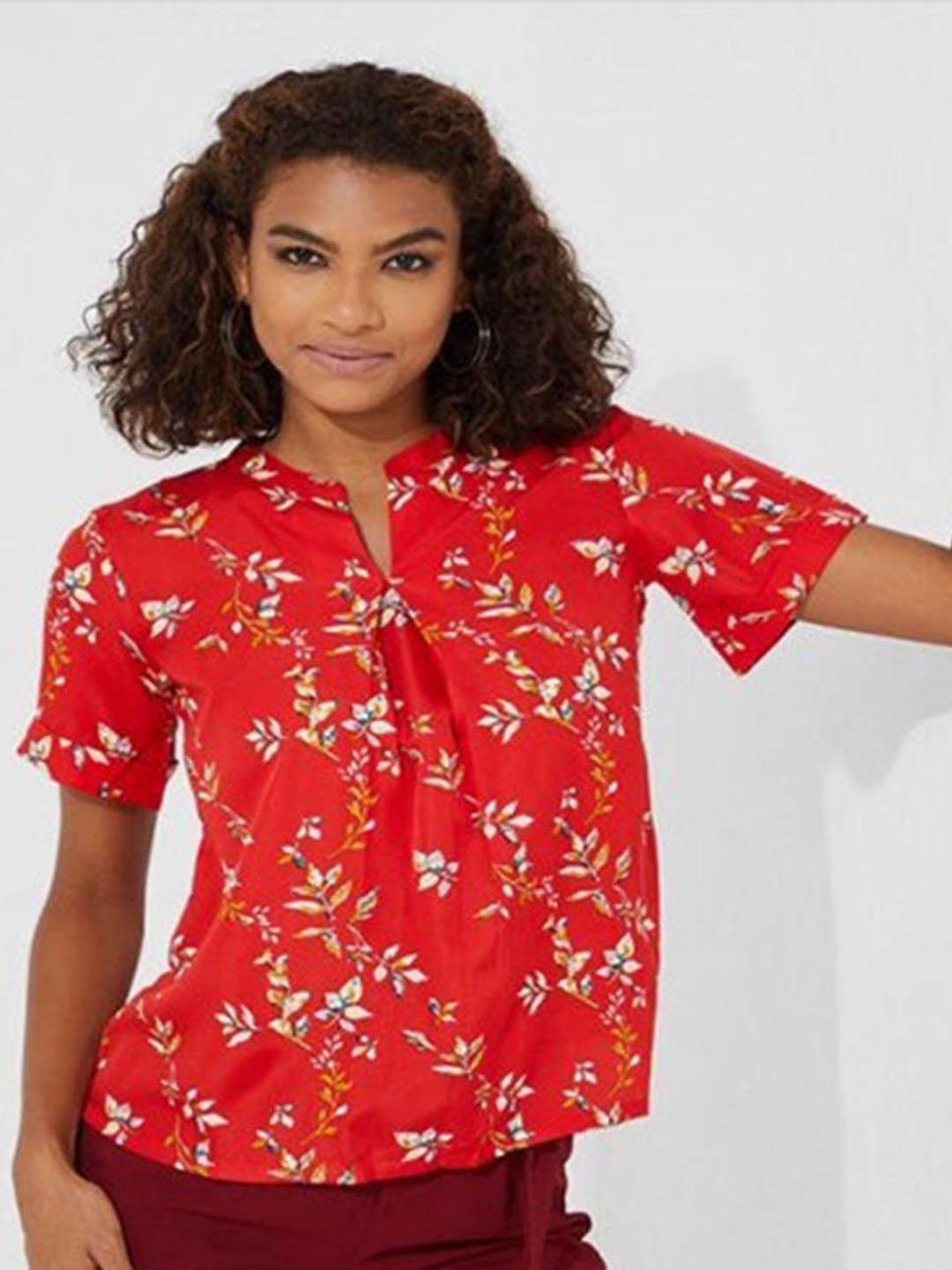 

Aila Floral Printed Mandarin Collar Gathered Detail Cotton Top, Coral