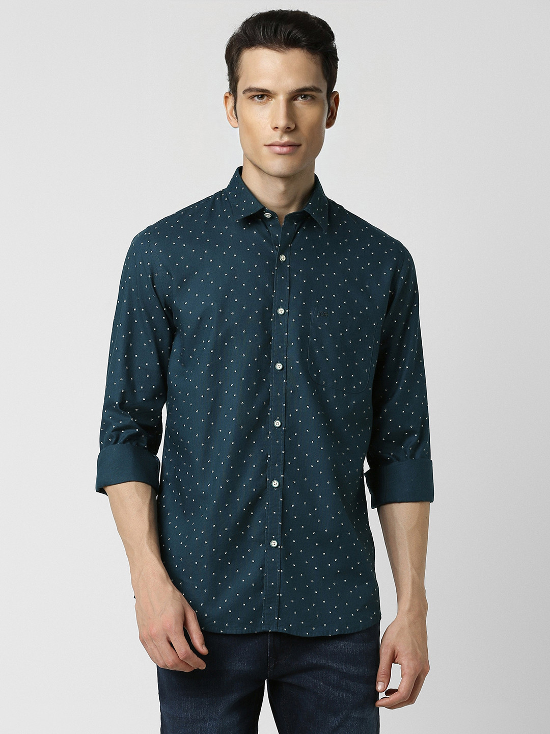 

Peter England Casuals Men Green Slim Fit Printed Casual Shirt