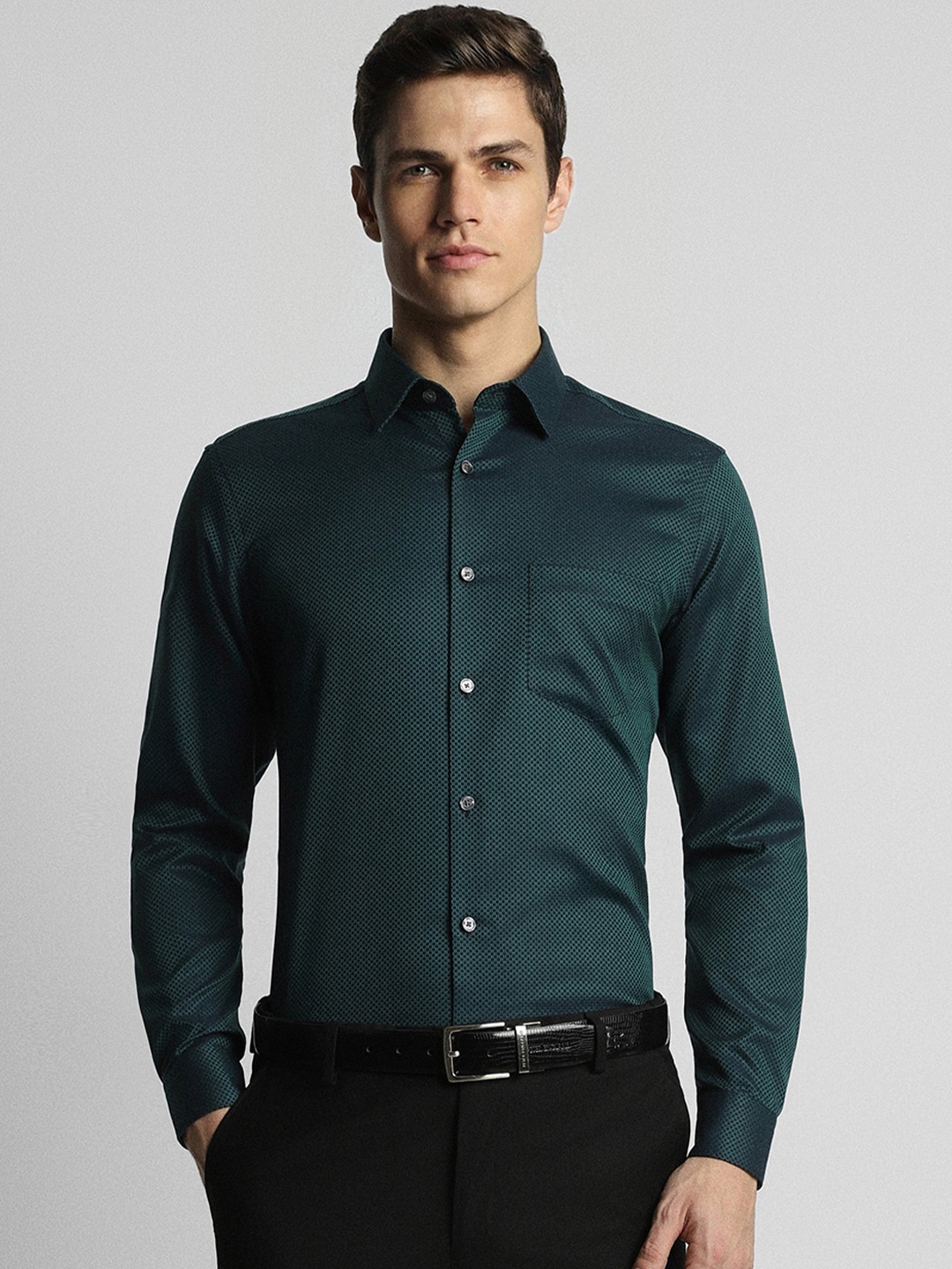 

Peter England Elite Slim Fit Pure Cotton Formal Shirt, Green