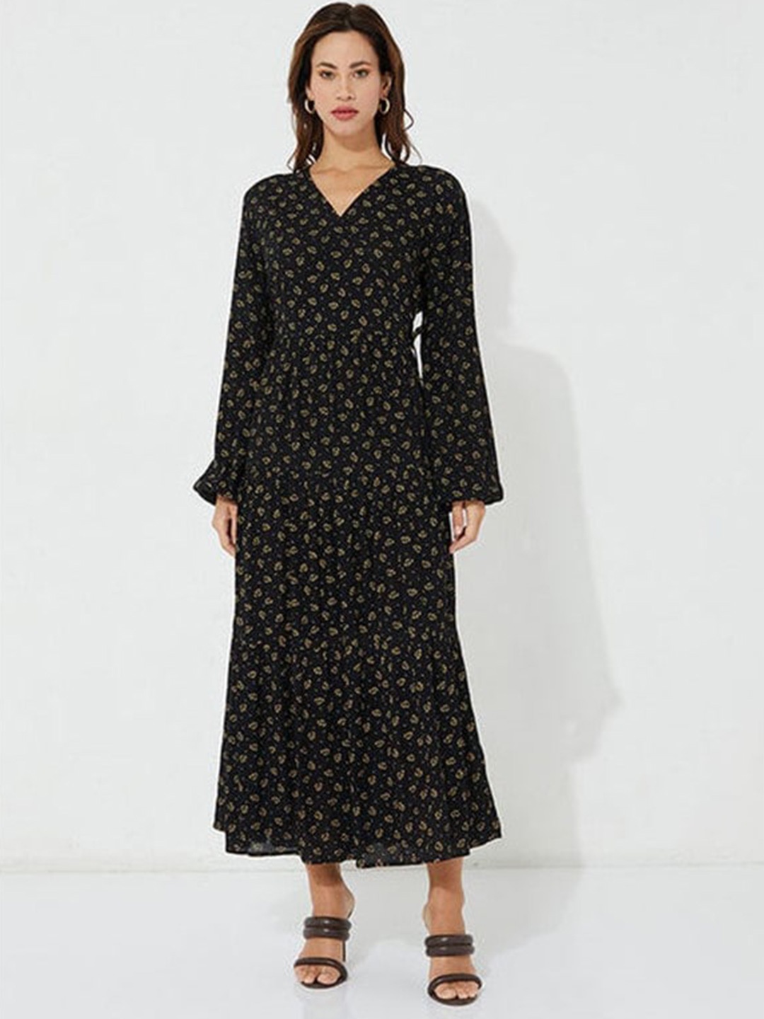 

Aila Conversational Printed A-Line Midi Dress, Black