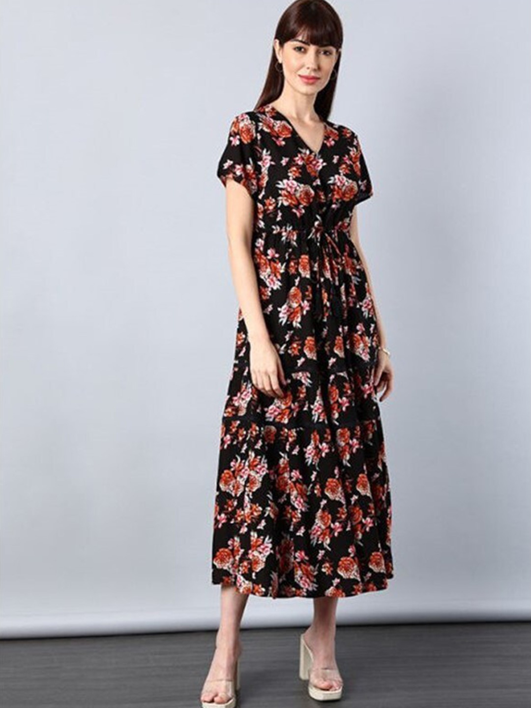 

Aila Floral Printed V-Neck Gathered Detailed Fit & Flare Midi Dress, Black