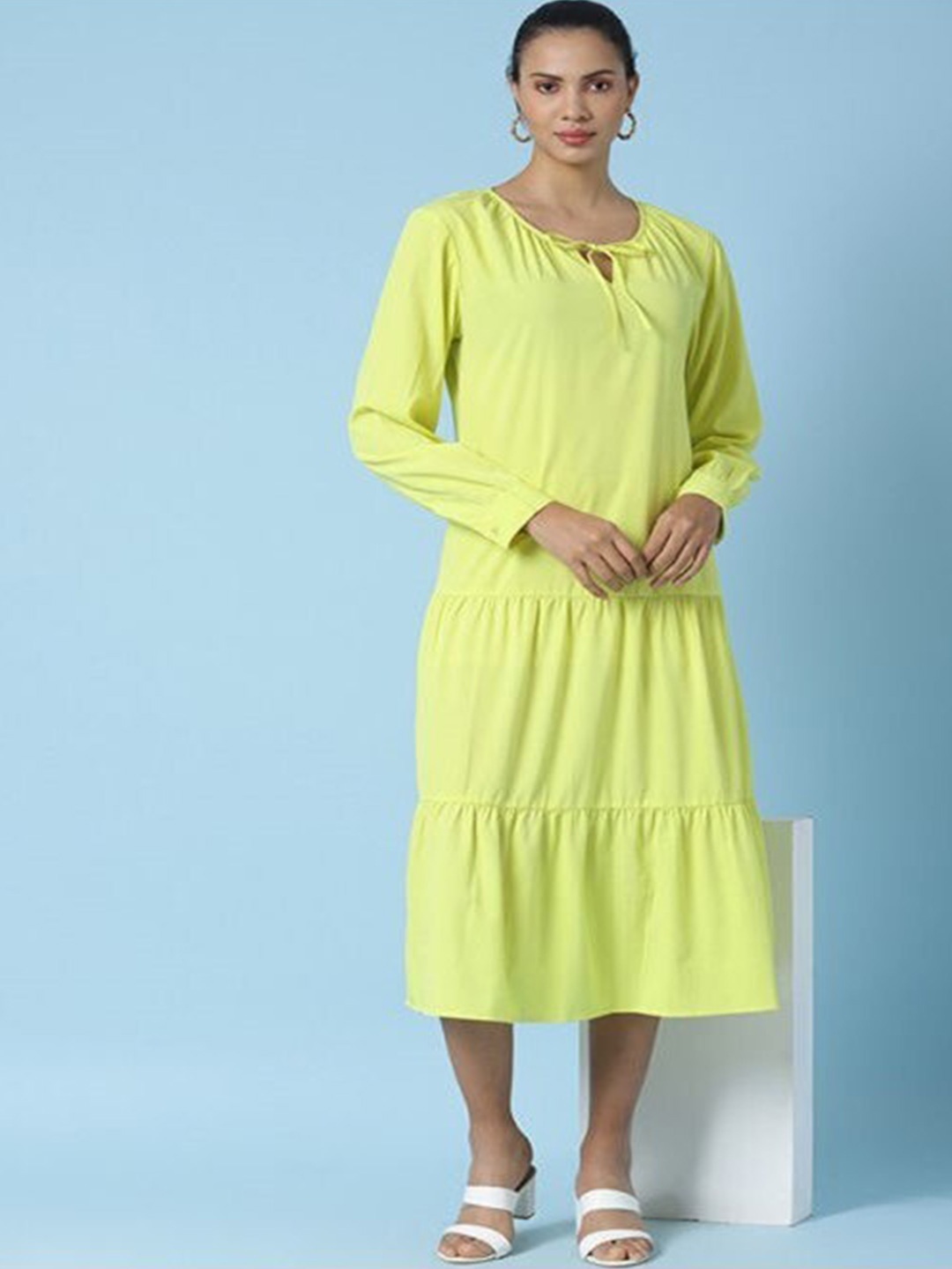 

Aila Tie-Up Neck A-Line Midi Dress, Green