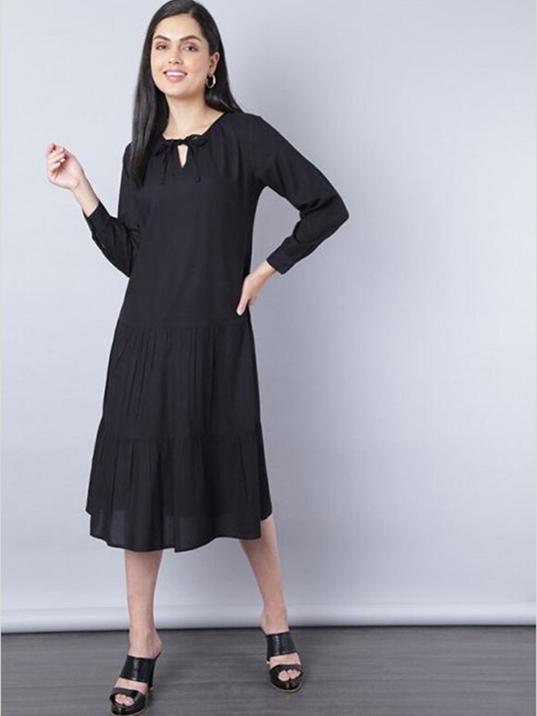 

Aila Tie-Up Neck Cuffed Sleeves A-Line Midi Dress, Black