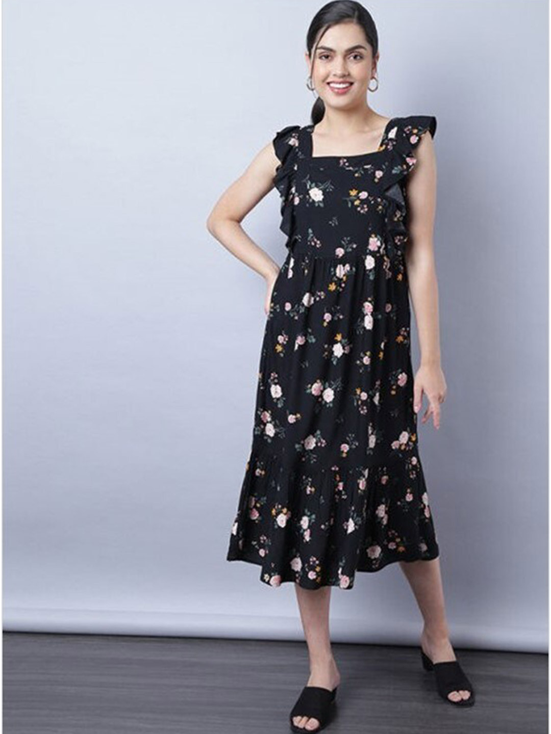 

Aila Floral Printed Square Neck Sleeveless Ruffled Tiered A-Line Midi Dress, Black