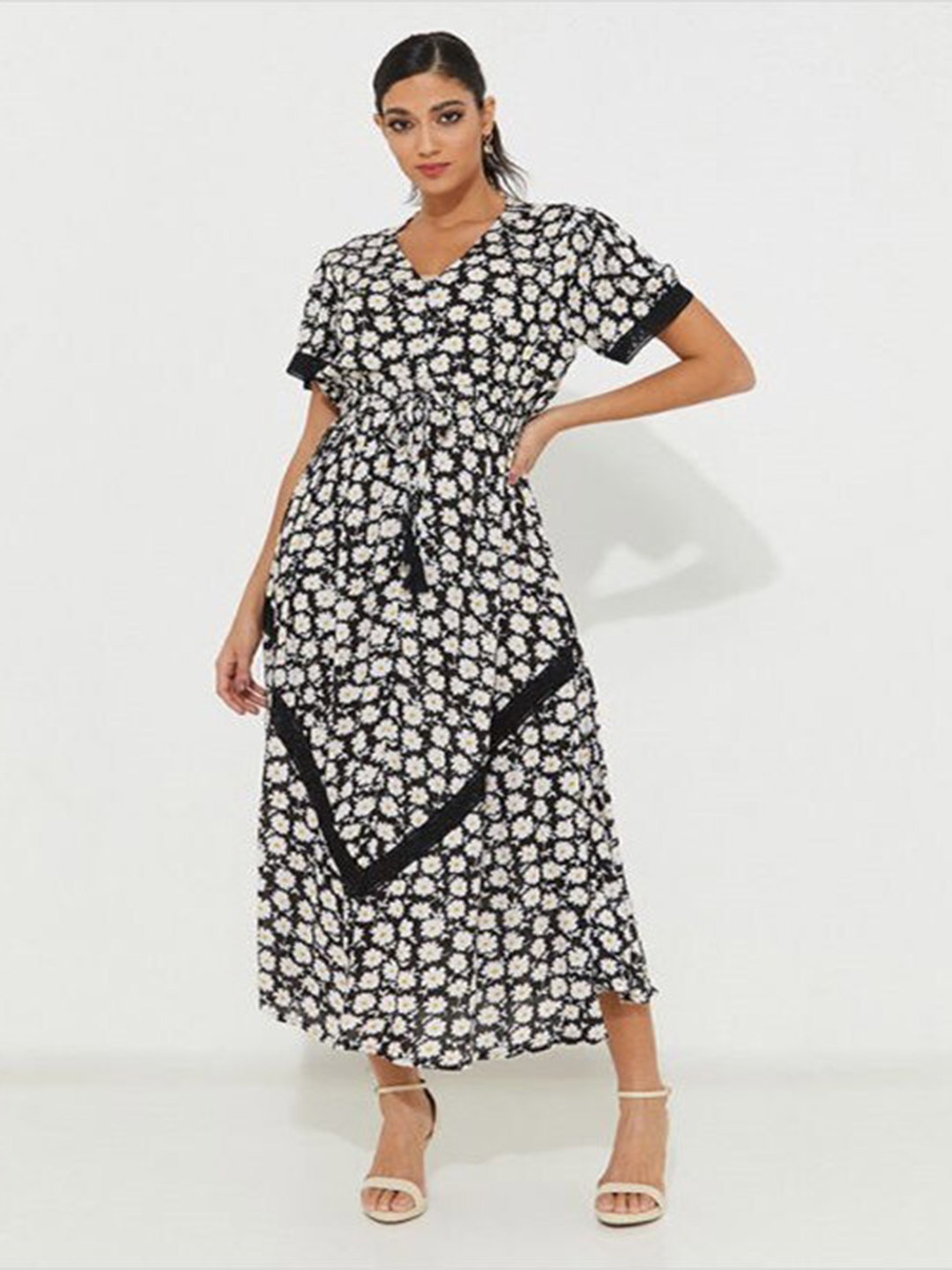 

Aila Floral Printed V-Neck Short Sleeves Lace Inserts Fit & Flare Midi Dress, Black