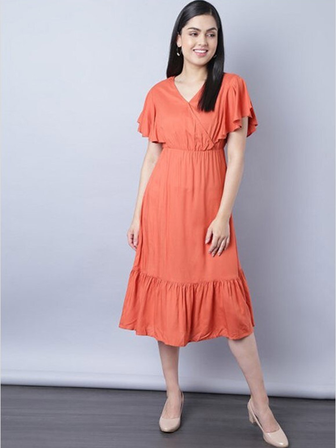 

Aila V-Neck Flutter Sleeves Gathered Detailed Fit & Flare Midi Dress, Rust