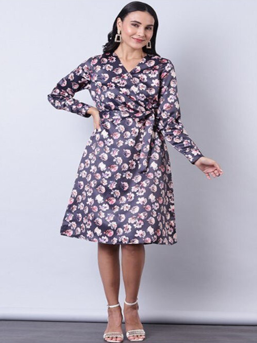 

Aila Floral Printed V-Neck Long Sleeves Wrap Dress, Blue