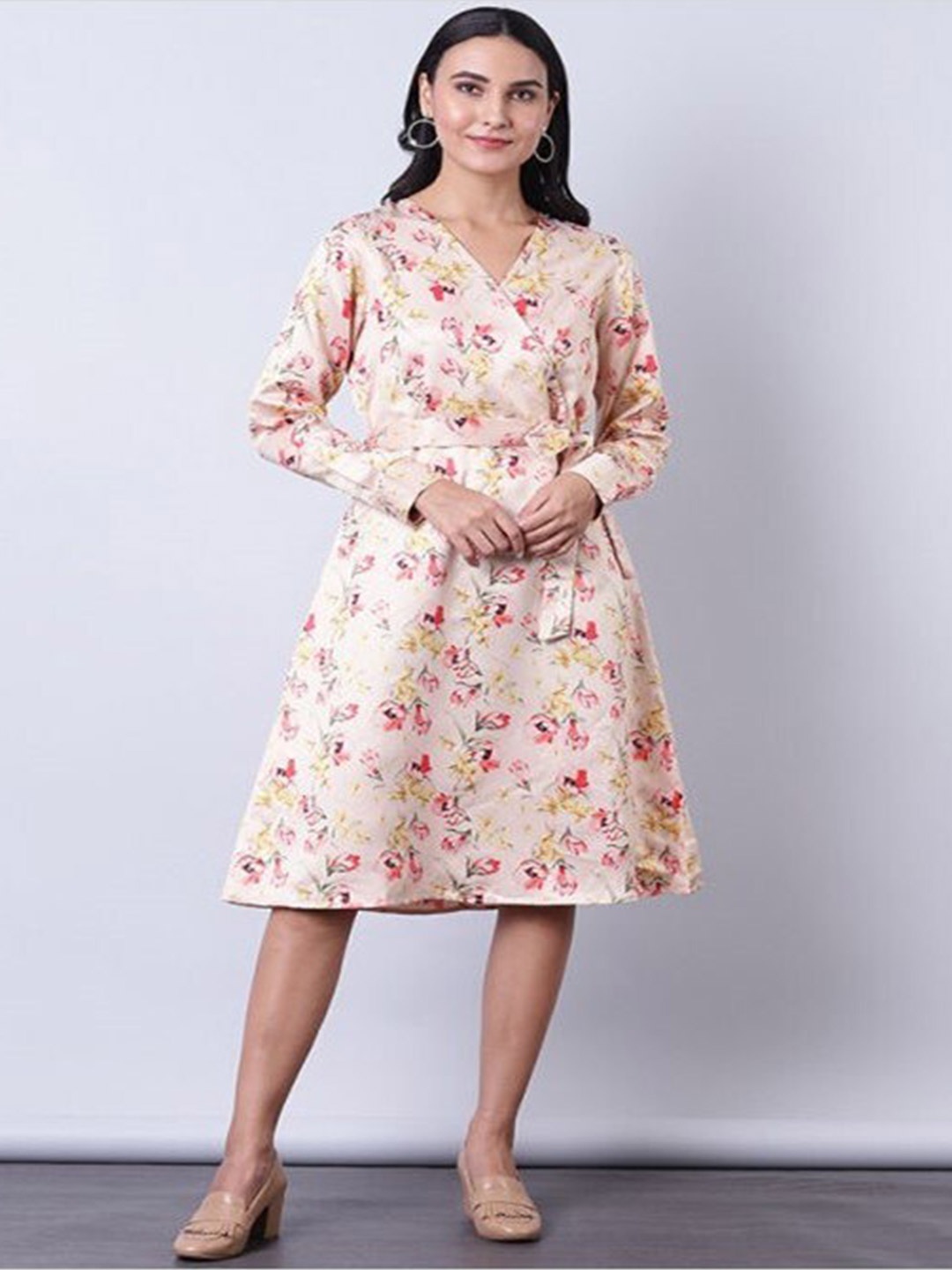 

Aila Floral Printed V-Neck Cuffed Sleeves Tie-Ups Detail Wrap Dress, Pink