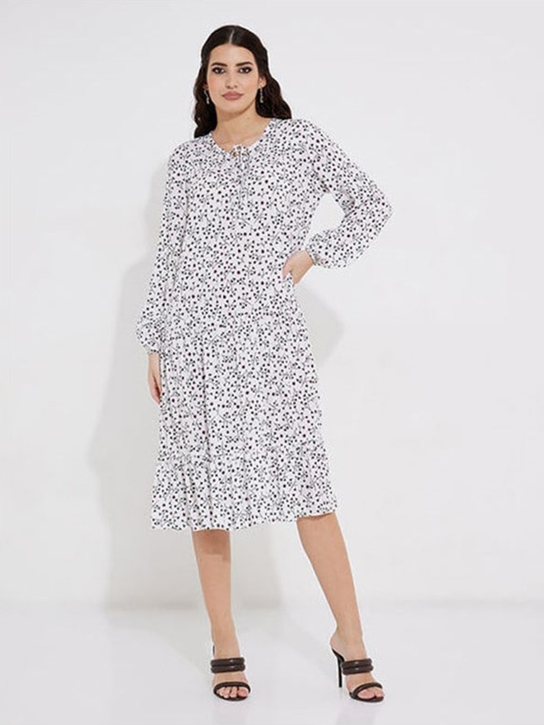 

Aila Floral Printed Keyhole Neck Fit & Flare Midi Dress, White