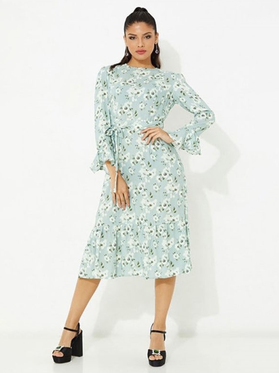 

Aila Floral Printed Boat Neck Bell Sleeves Tiered & Tie-Ups Detail Fit & Flare Midi Dress, Green