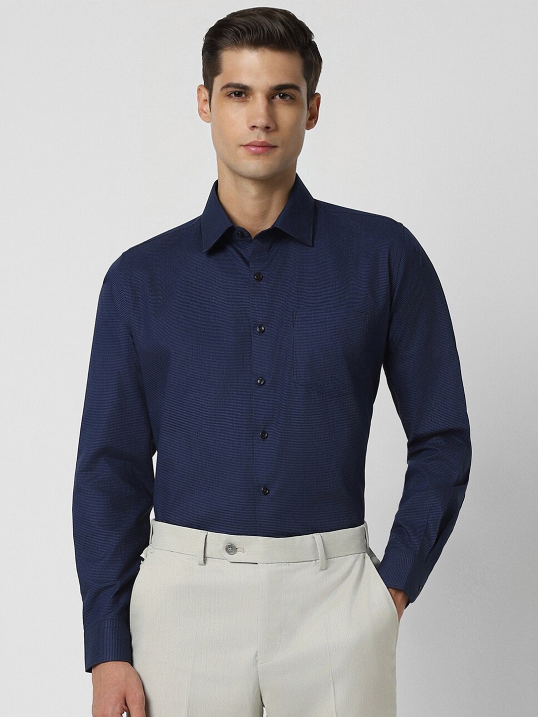 

Van Heusen Slim Fit Checked Pure Cotton Formal Shirt, Navy blue