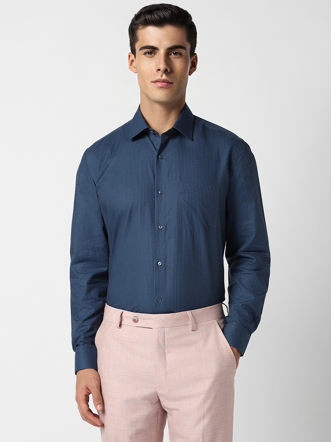 

Van Heusen Men Blue Striped Formal Shirt