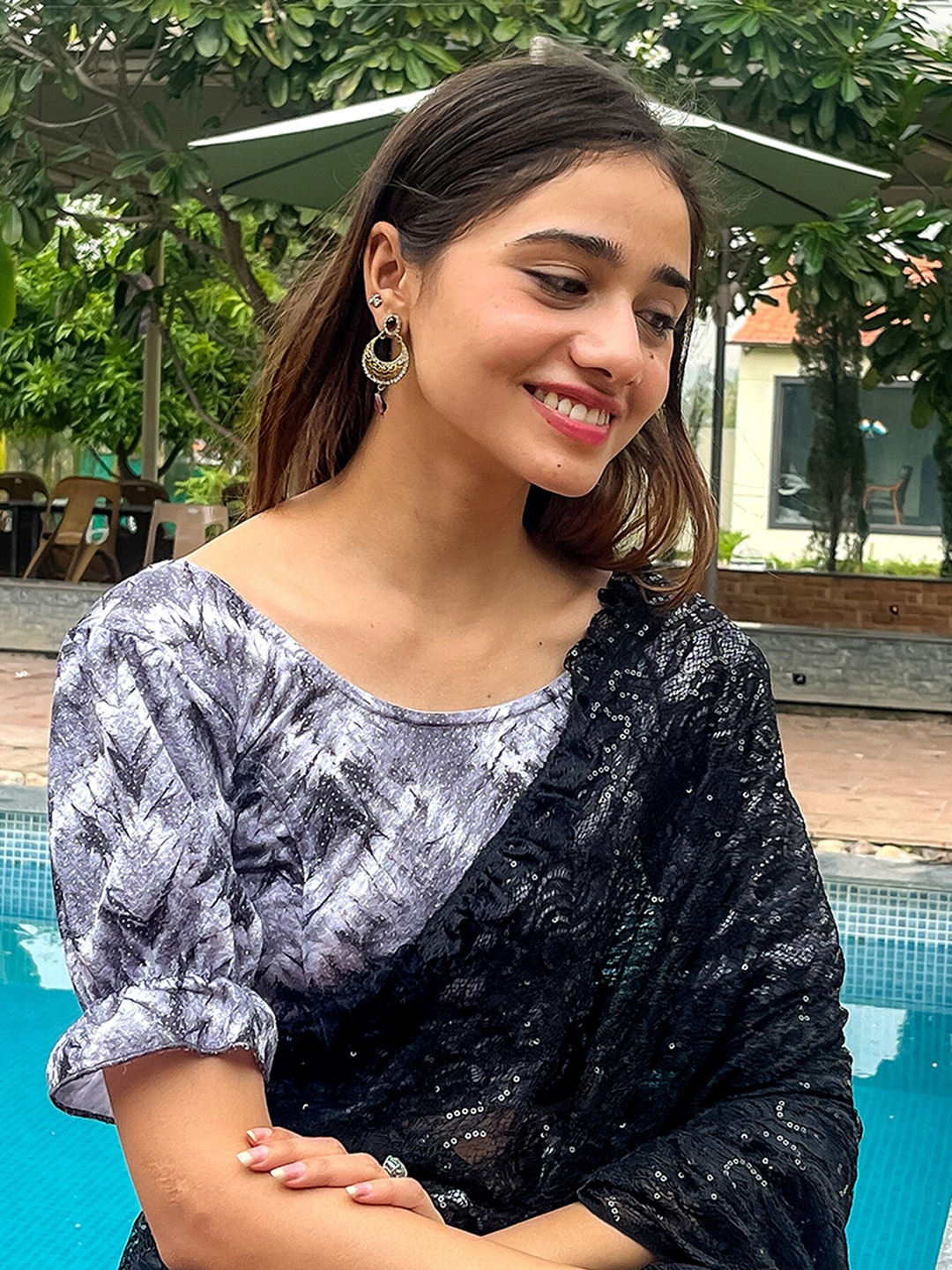 

Bindigasm's Advi Tie Dye Dyed Glitter Jacquard Stretchable Saree Blouse, Grey