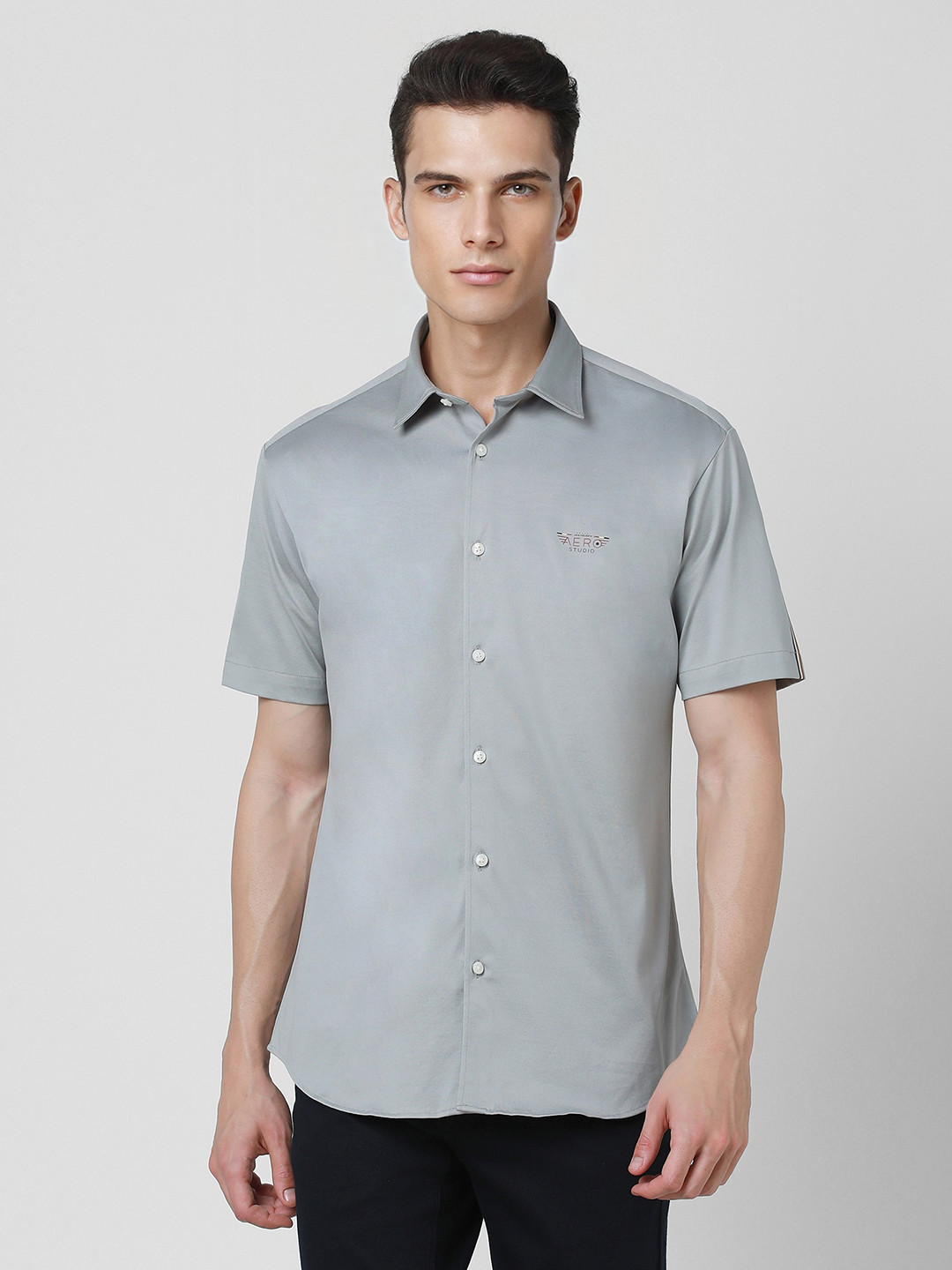 

Van Heusen Sport Men Grey Slim Fit Casual Shirt