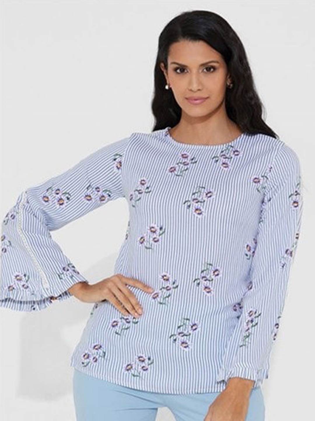 

Aila Floral Printed Flared Sleeves Cotton Top, White