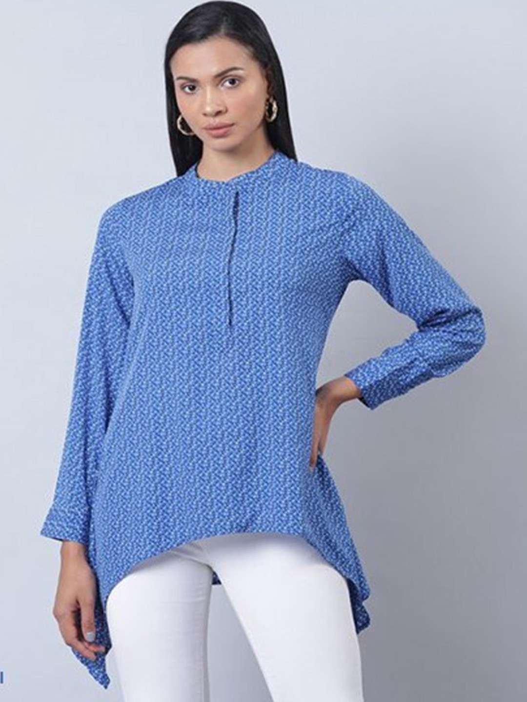 

Aila Floral Print Band Collar Cuffed Sleeves Cotton High-Low Top, Blue