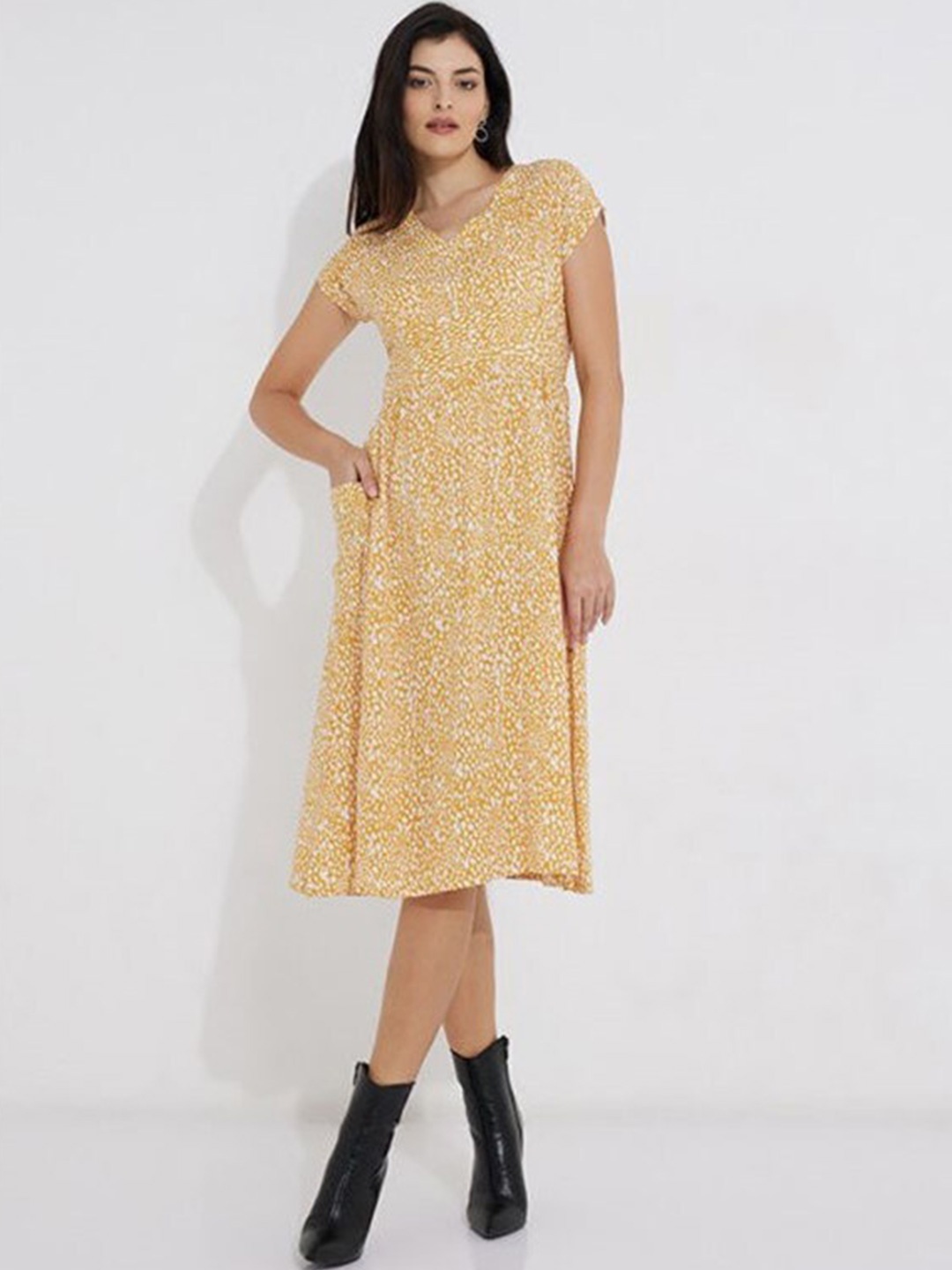 

Aila Abstract Printed V-Neck Fit & Flare Midi Dress, Mustard