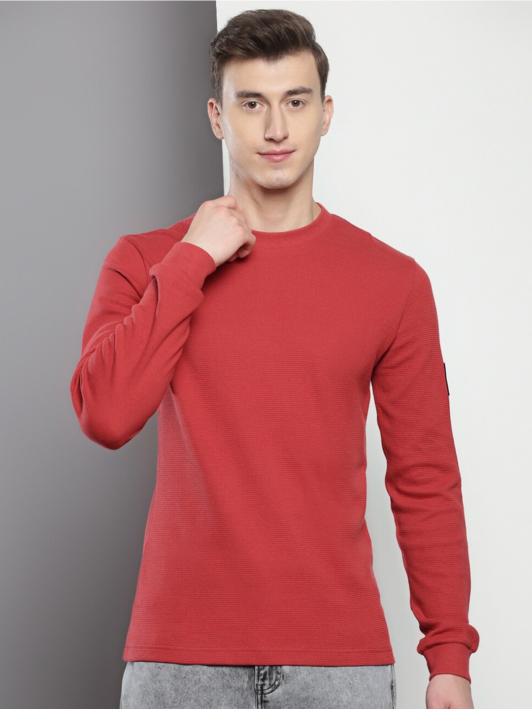 

Calvin Klein Jeans Round Neck Cotton Slim Fit T-shirt, Red