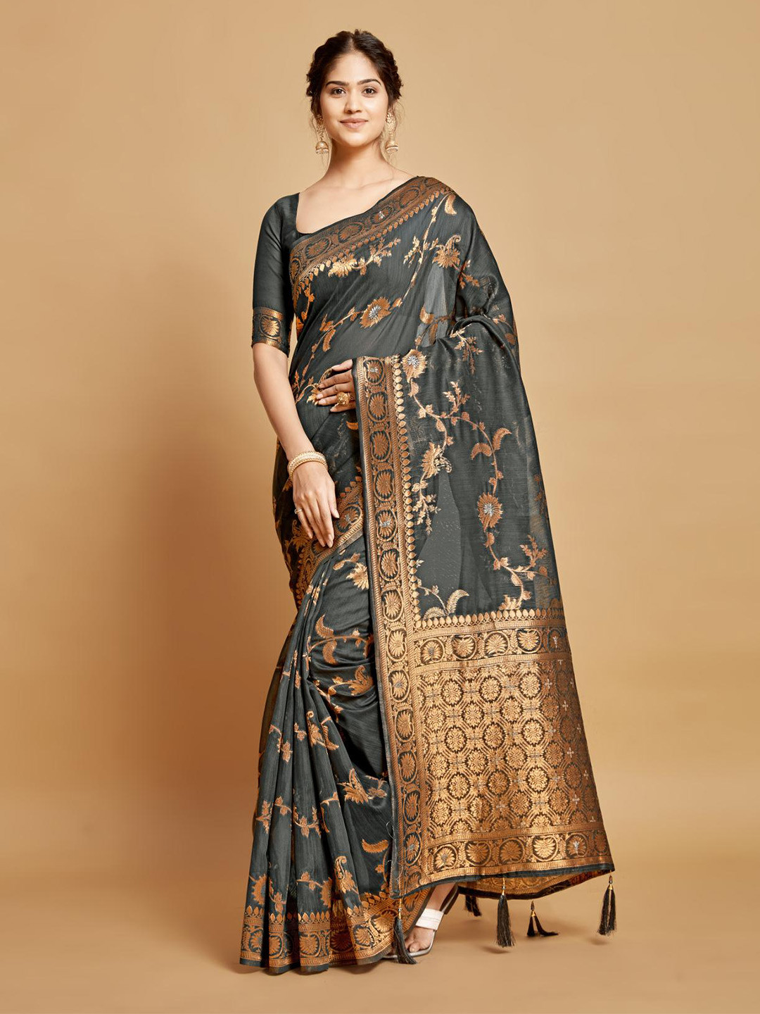 

Dori Floral Woven Design Zari Saree, Charcoal
