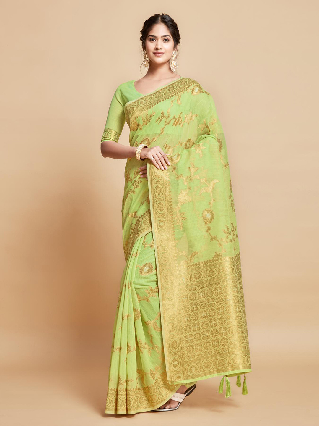 

Dori Green & GoldToned Floral Ethnic Woven Design Linen Saree with Tassels Designer Saree