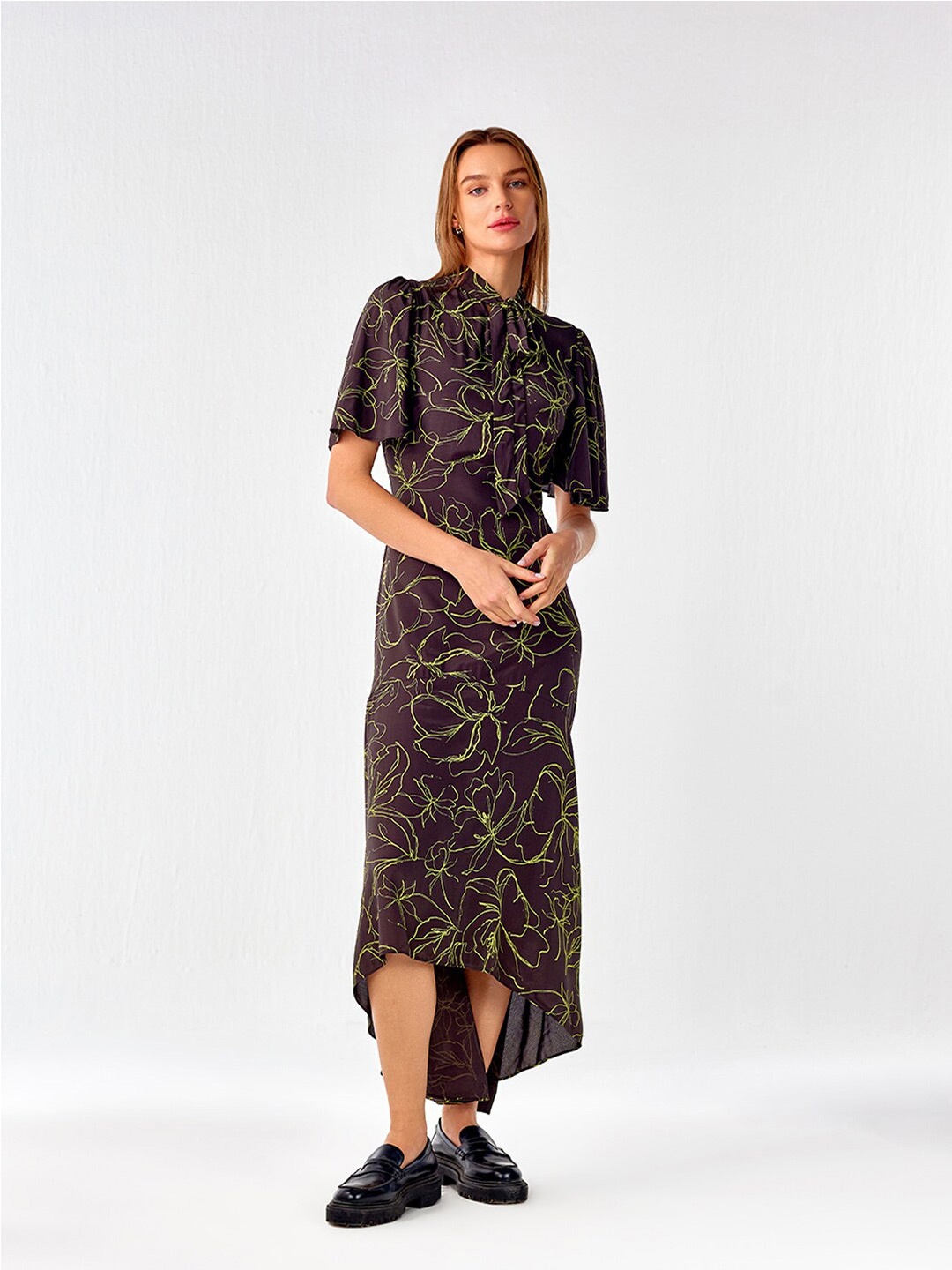 

COVER STORY Floral Printed Tie-Up Neck Fit & Flare Maxi Dress, Olive