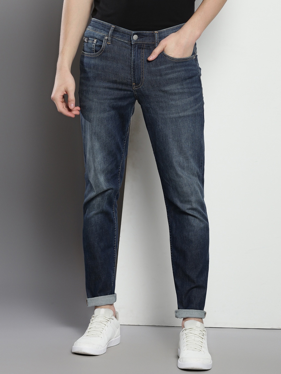

Calvin Klein Jeans Men Clean Look Light Fade Cotton Jeans, Blue
