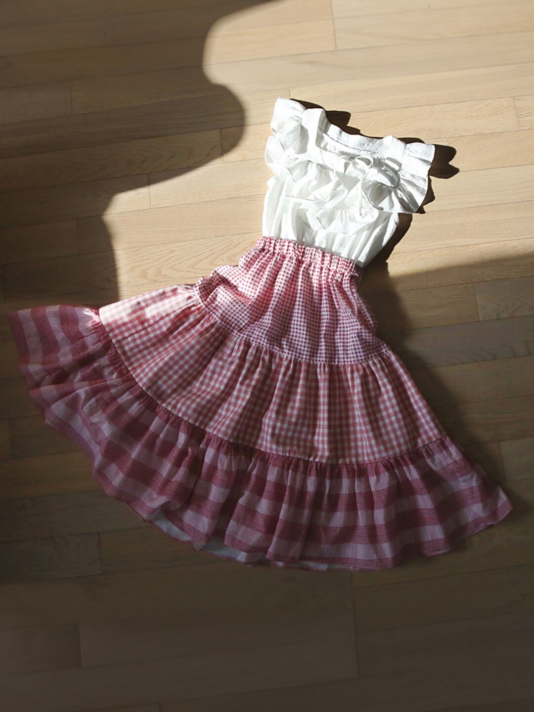 

StyleCast Girls White Colourblocked Square Neck Ruffled Fit & Flare Knee Length Dress