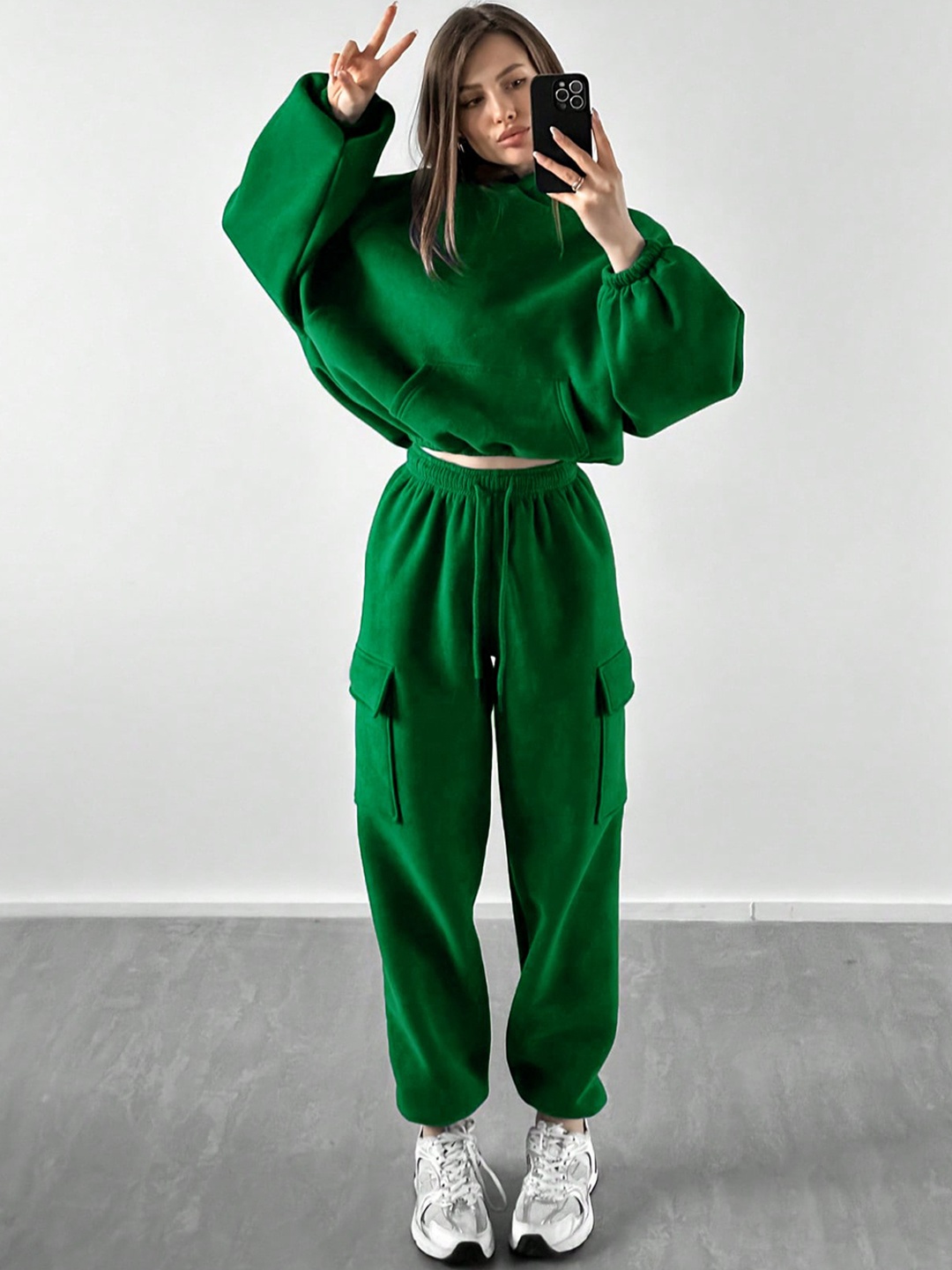 

Kotty Green Hooded Sweatshirt With Joggers