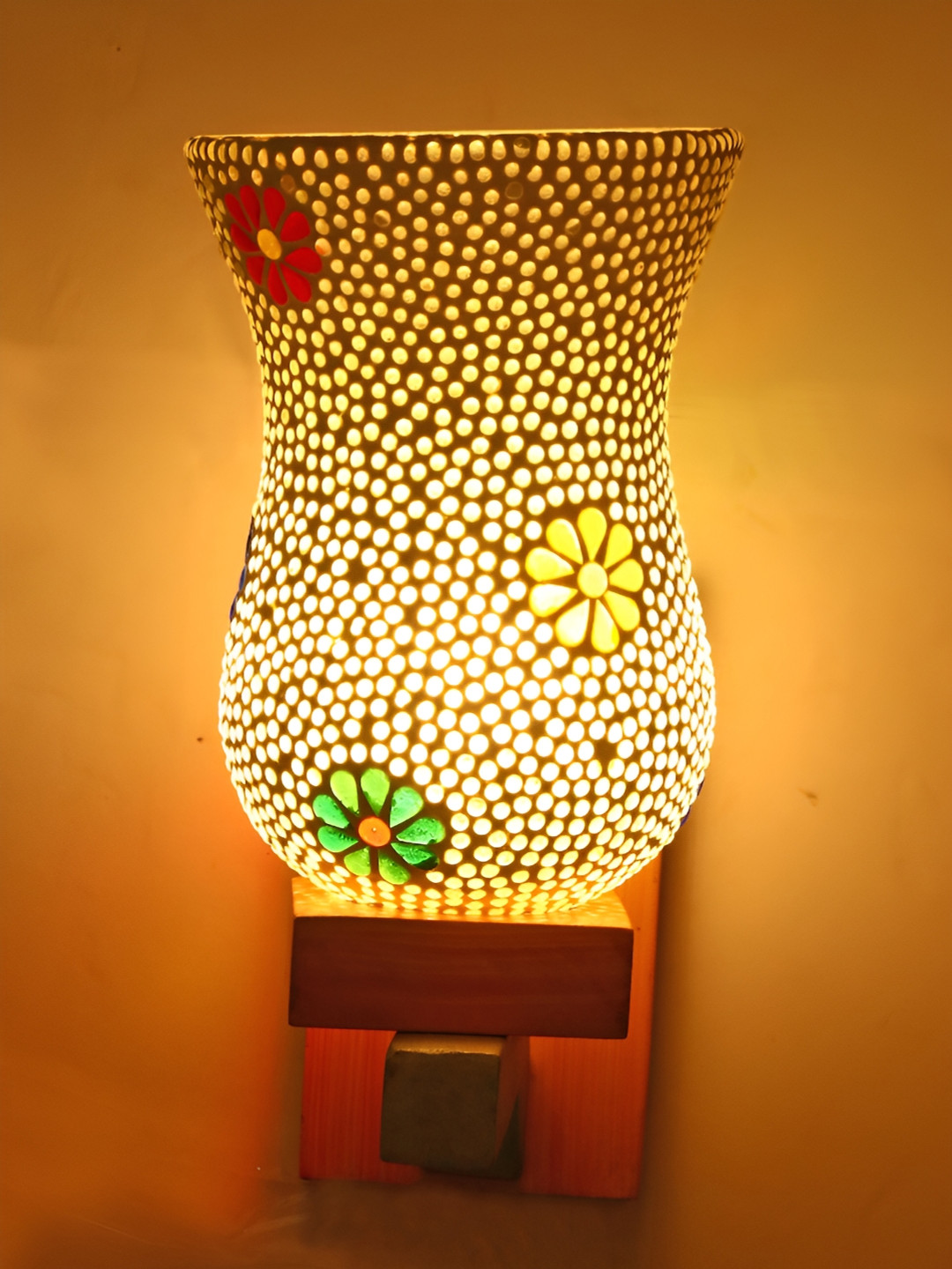 

Afast White & Red Abstract Glass Wall Lamp