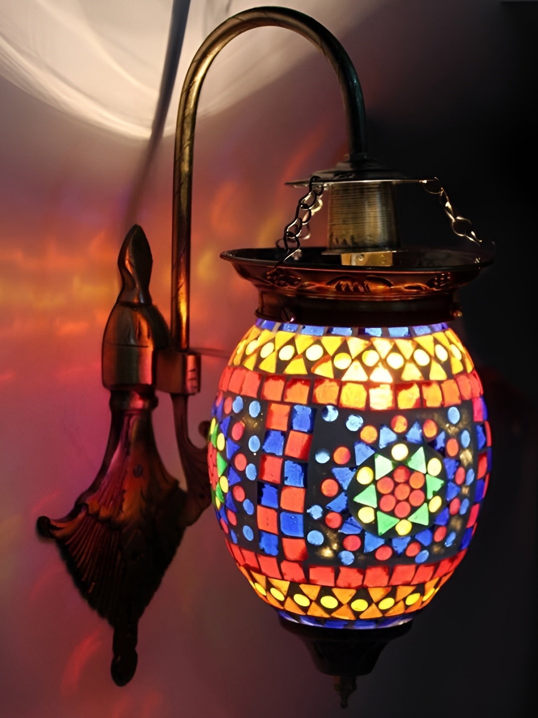 

Afast White & Maroon Textured Abstract Shaped Glass Wall Lamp