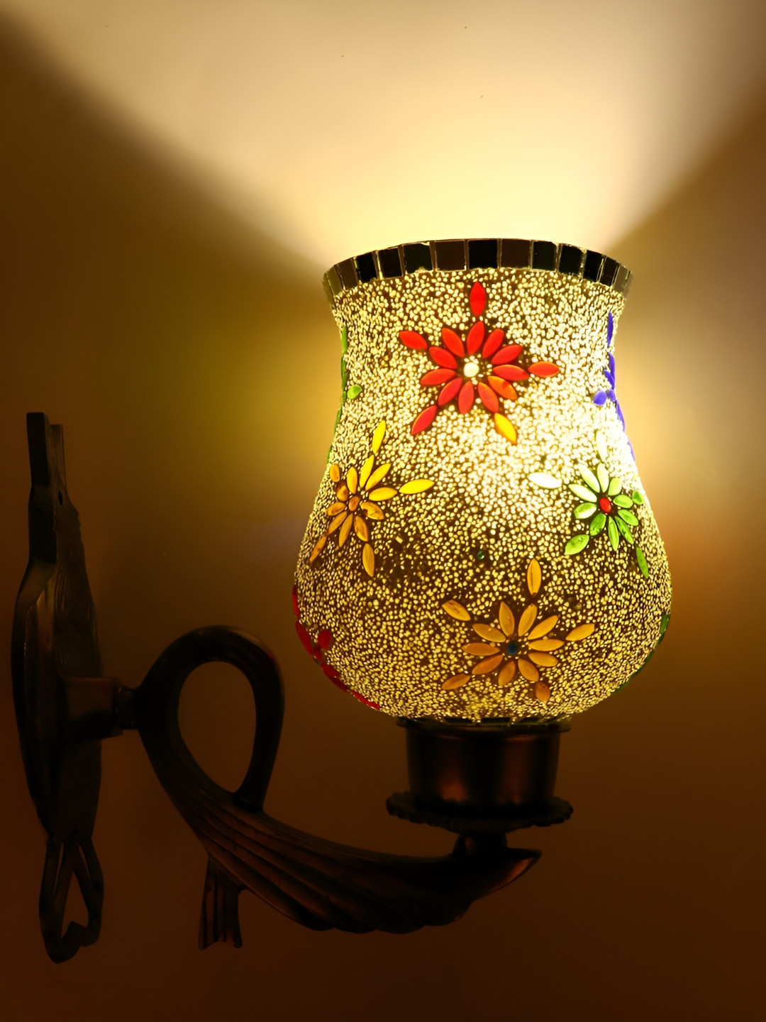 

Afast White & Red Textured Traditional Abstract Shaped Glass Wall Lamp