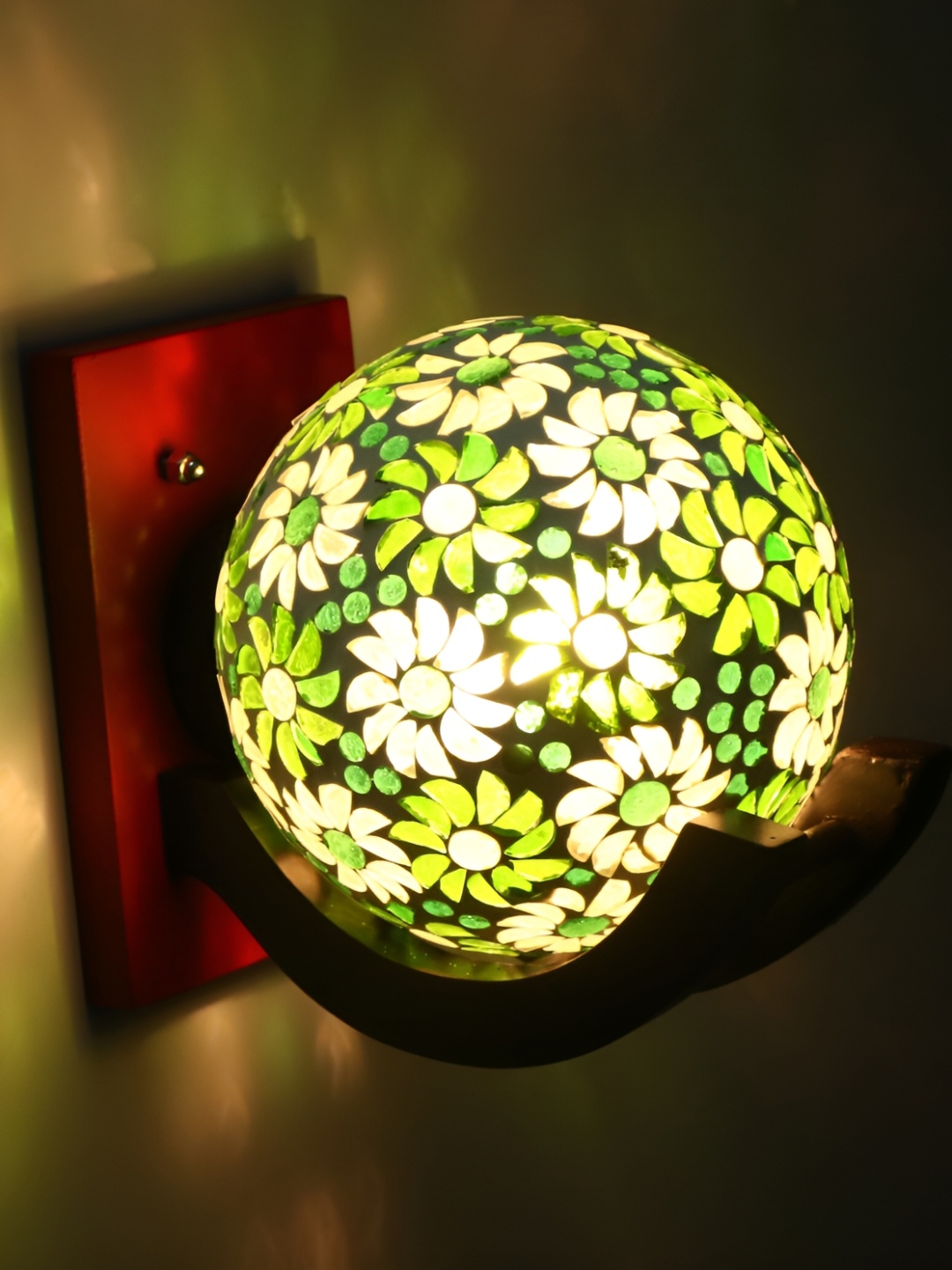 

Afast Green Textured Glass Spherical Wall Lamp