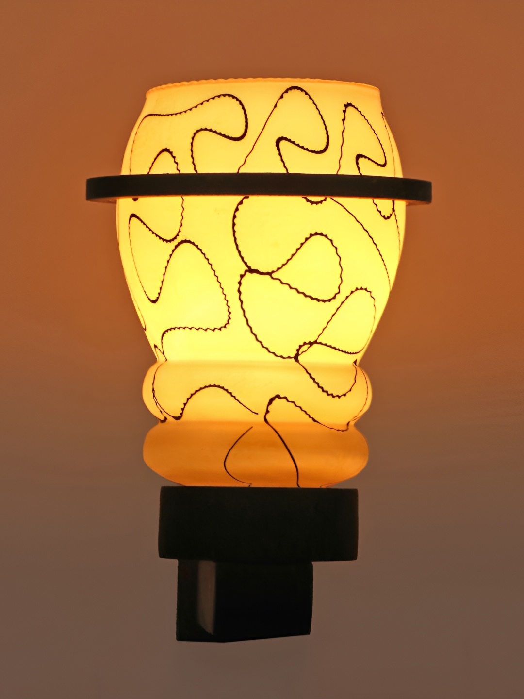 

Afast White Abstract Glass Wall Lamp