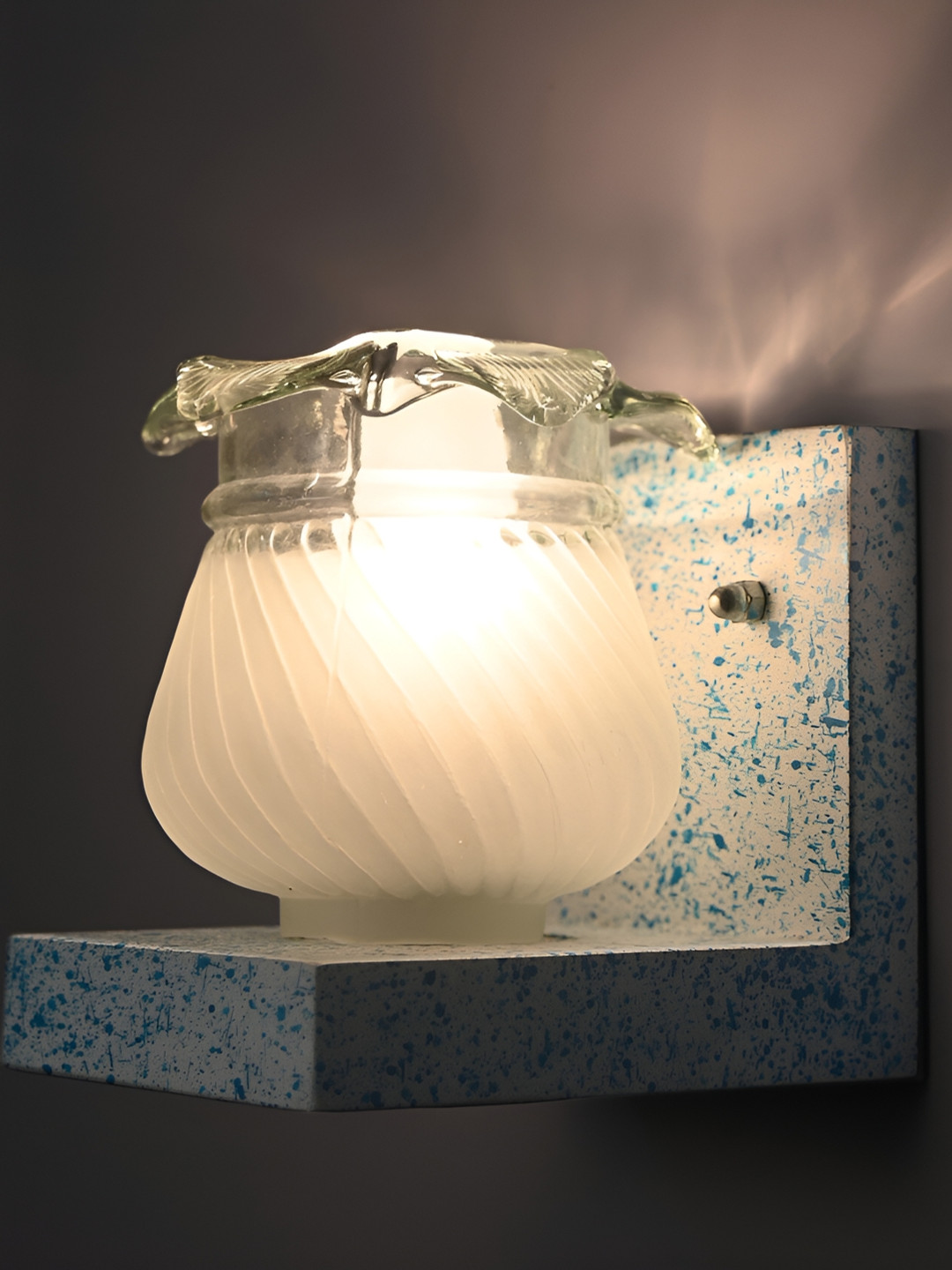 

Afast White Abstract Glass Wall Lamp