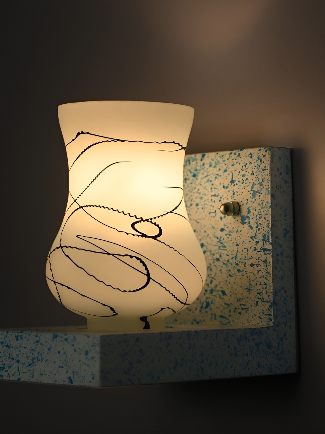 

Afast White Abstract Glass Wall Lamp