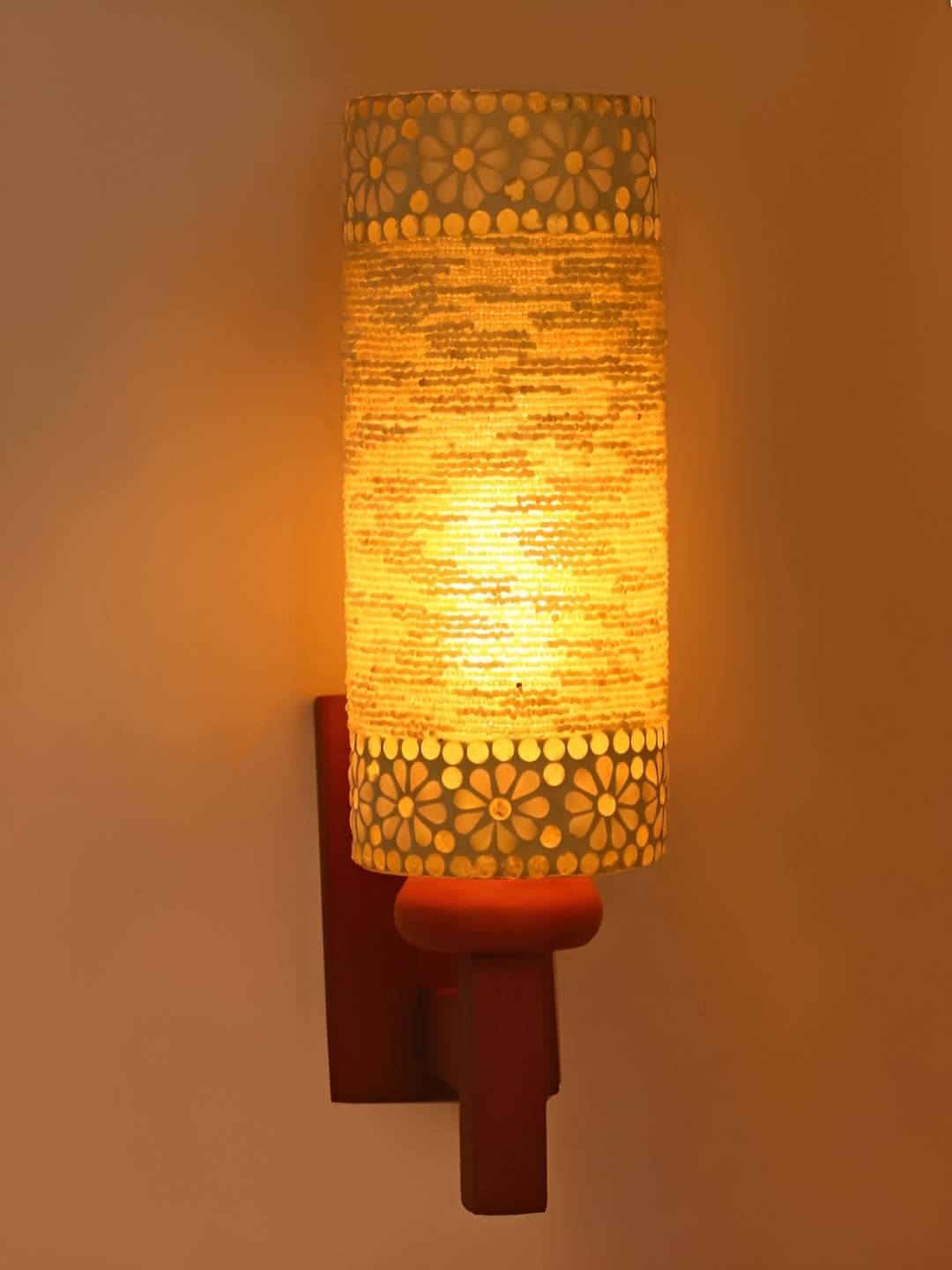 

Afast White & Grey Textured Cylindrical Shaped Glass Wall Lamp