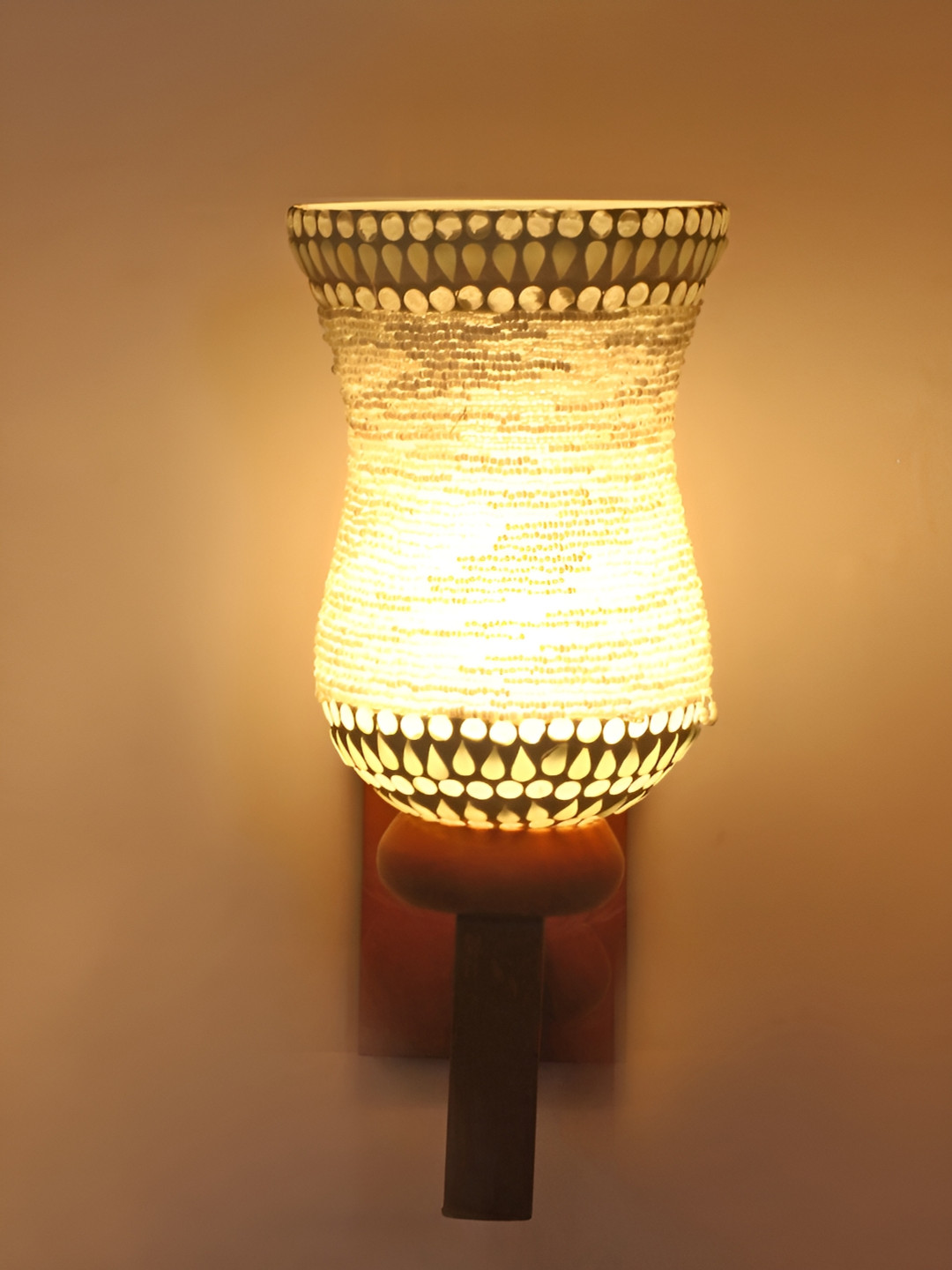 

Afast White Abstract Glass Wall Lamp
