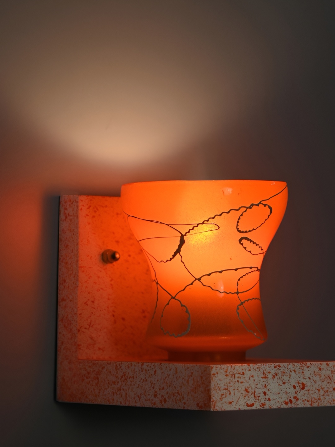 

Afast Red & White Printed Abstract Shaped Glass Wall Lamp