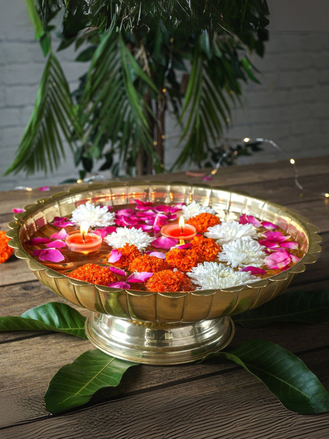 

BEHOMA Golden Lotus Urli with Stand Decorative Bowls, Gold