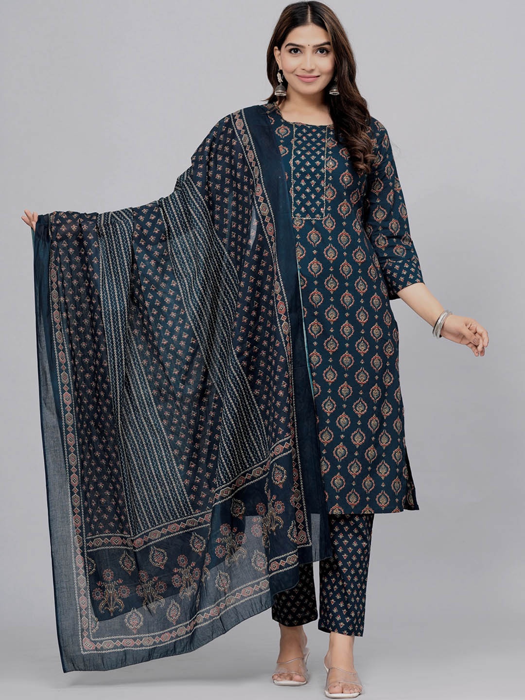 

DHROOV TARA Floral Printed Beads & Stones Pure Cotton Kurta with Trousers & Dupatta, Teal