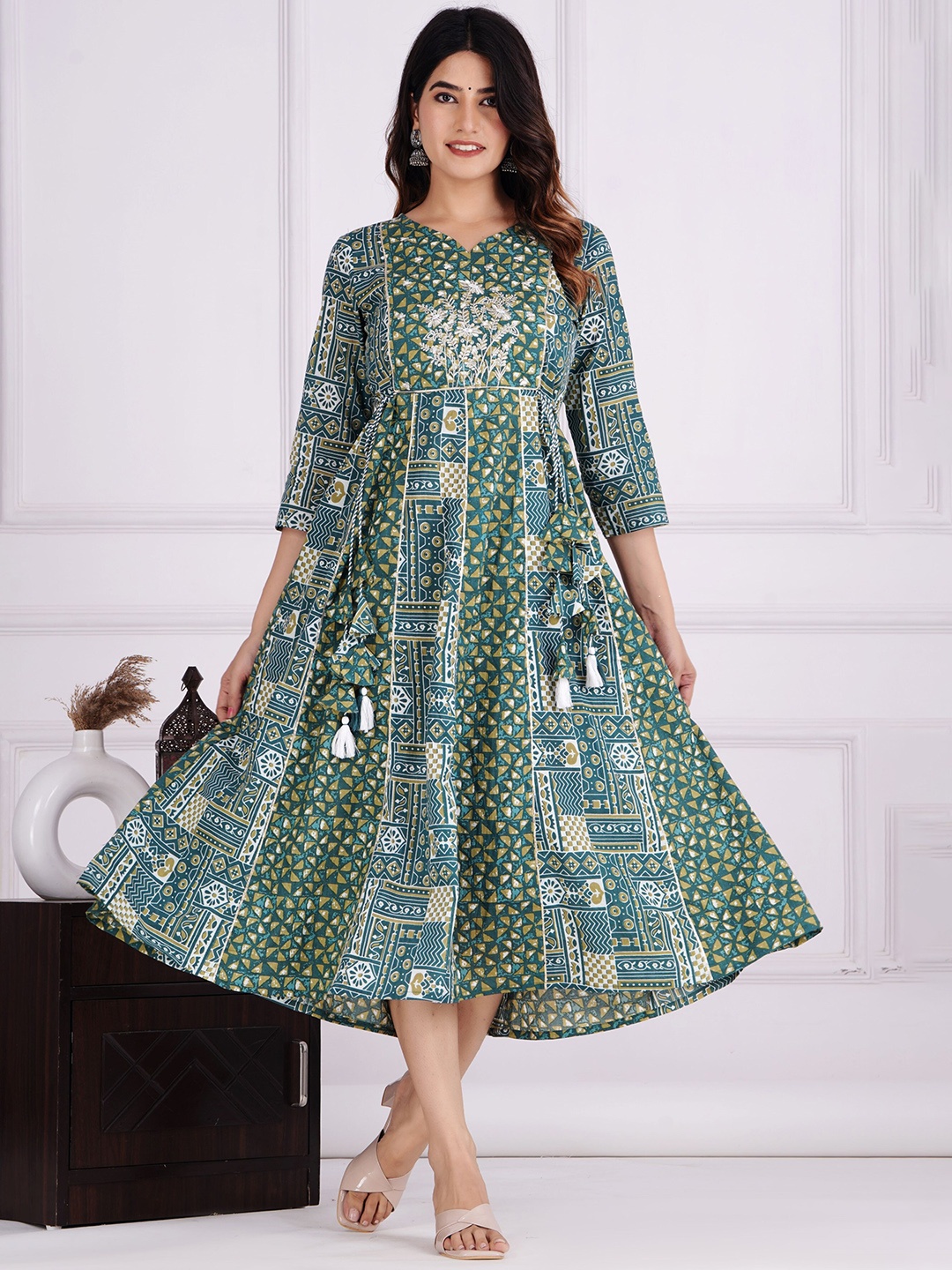 

DHROOV TARA Ethnic Motifs Printed Cotton Fit & Flare Midi Ethnic Dress, Green