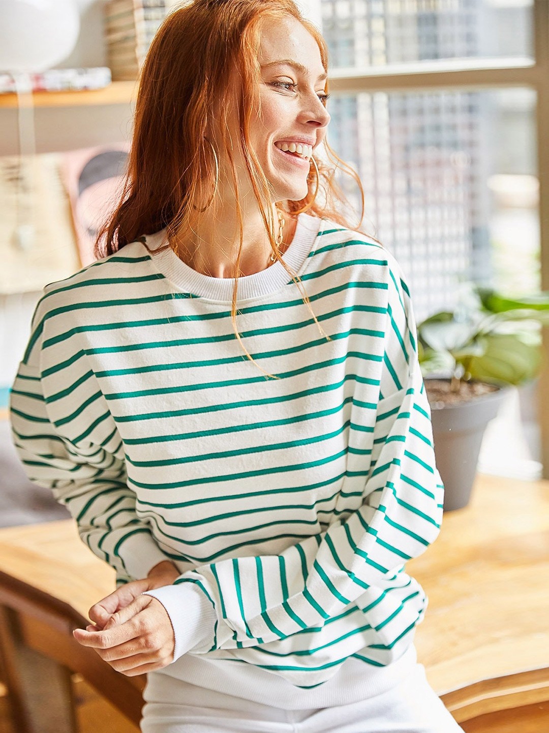 

Olalook Striped Pullover Sweatshirt, White