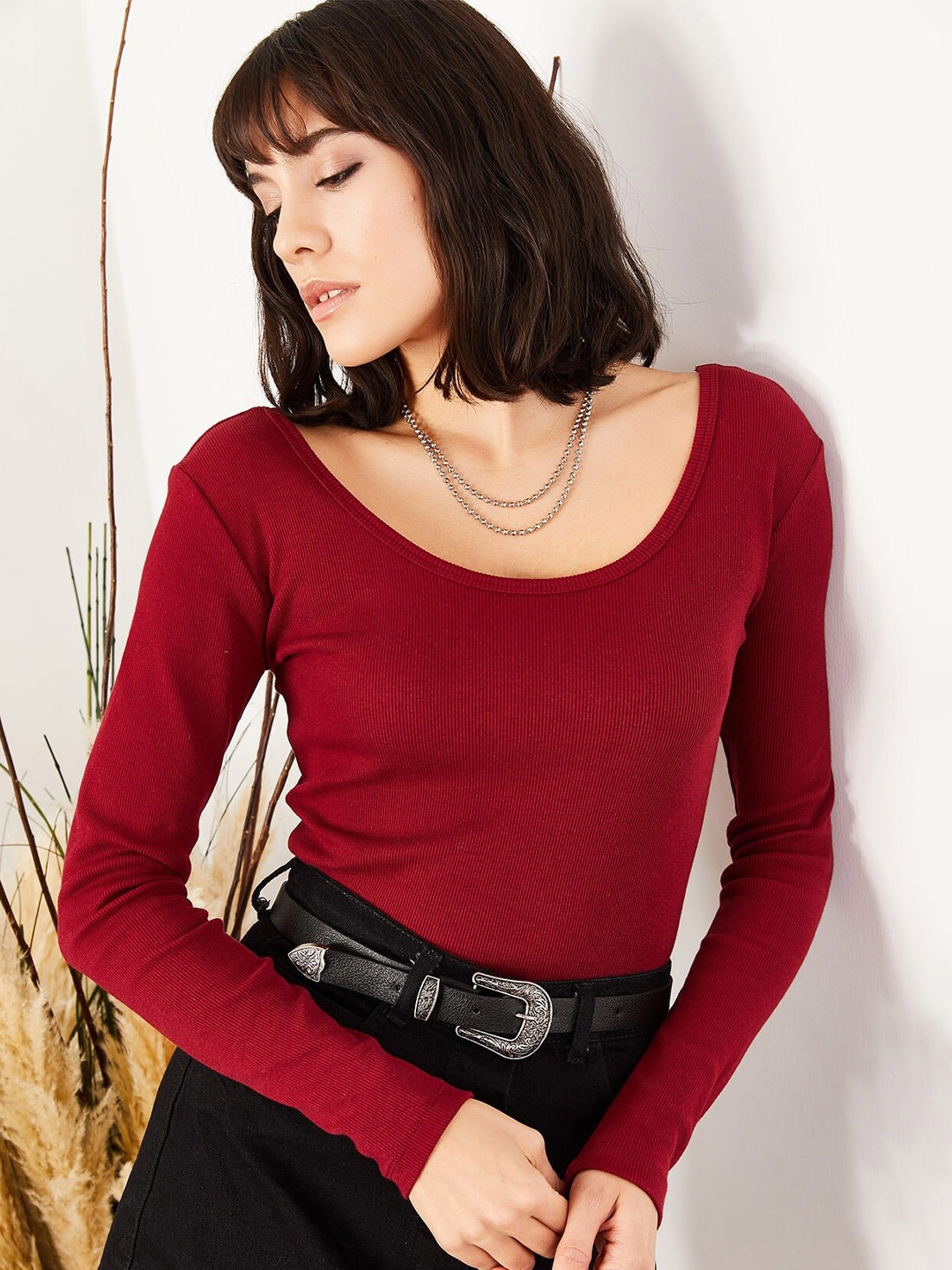 

Olalook Scoop Neck Fitted Top, Maroon