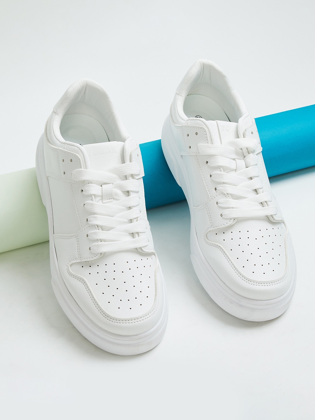 

Forca by Lifestyle Men Round Toe Sneakers, White