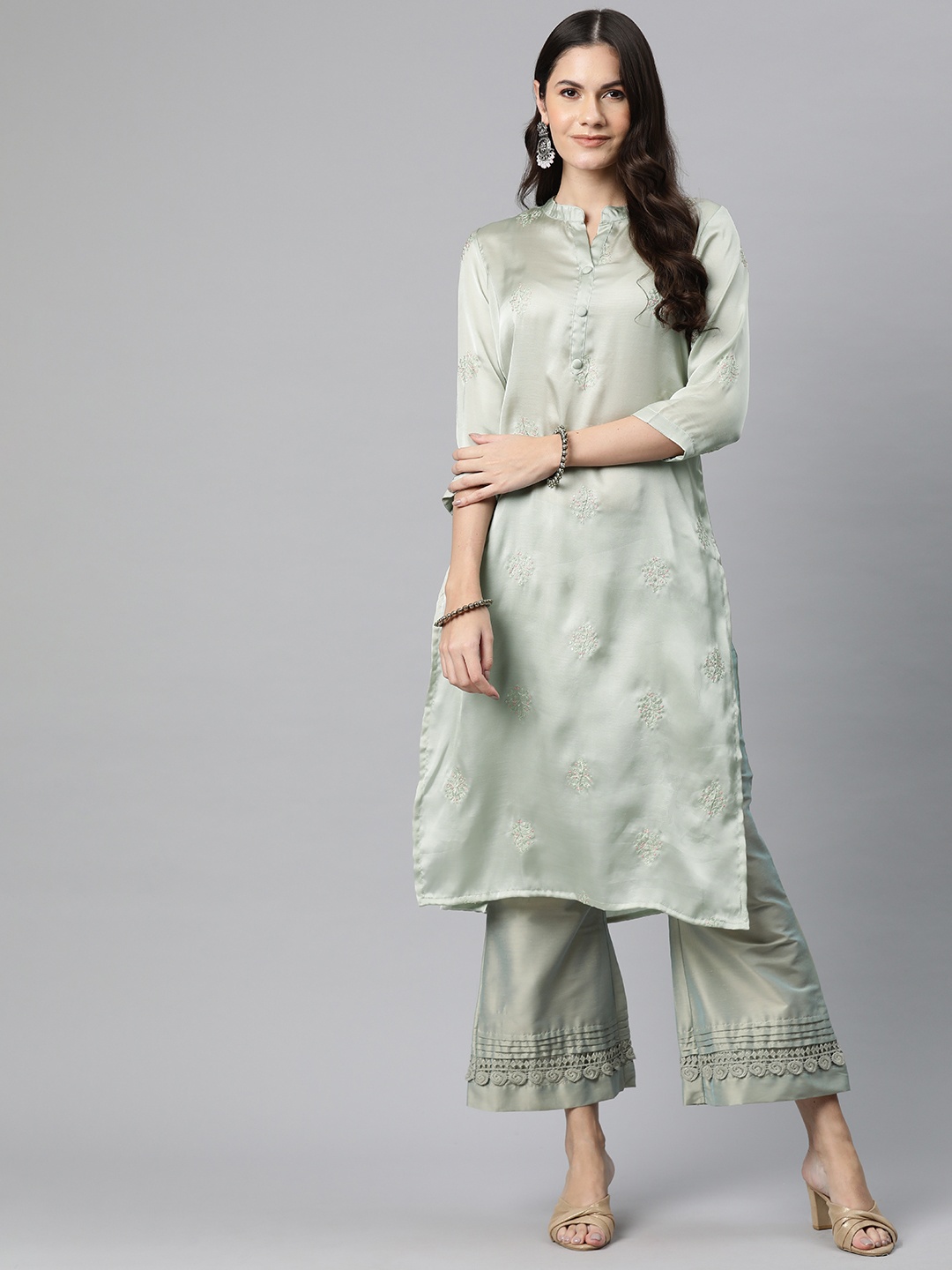 

Readiprint Floral Embroidered Mandarin Collar Sequinned Pure Silk Kurta, Green