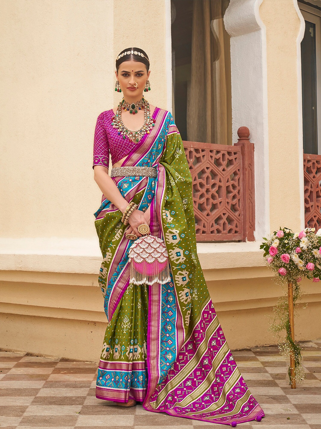 

elora Ethnic Motifs Ikkat Woven Design Patola Saree, Green